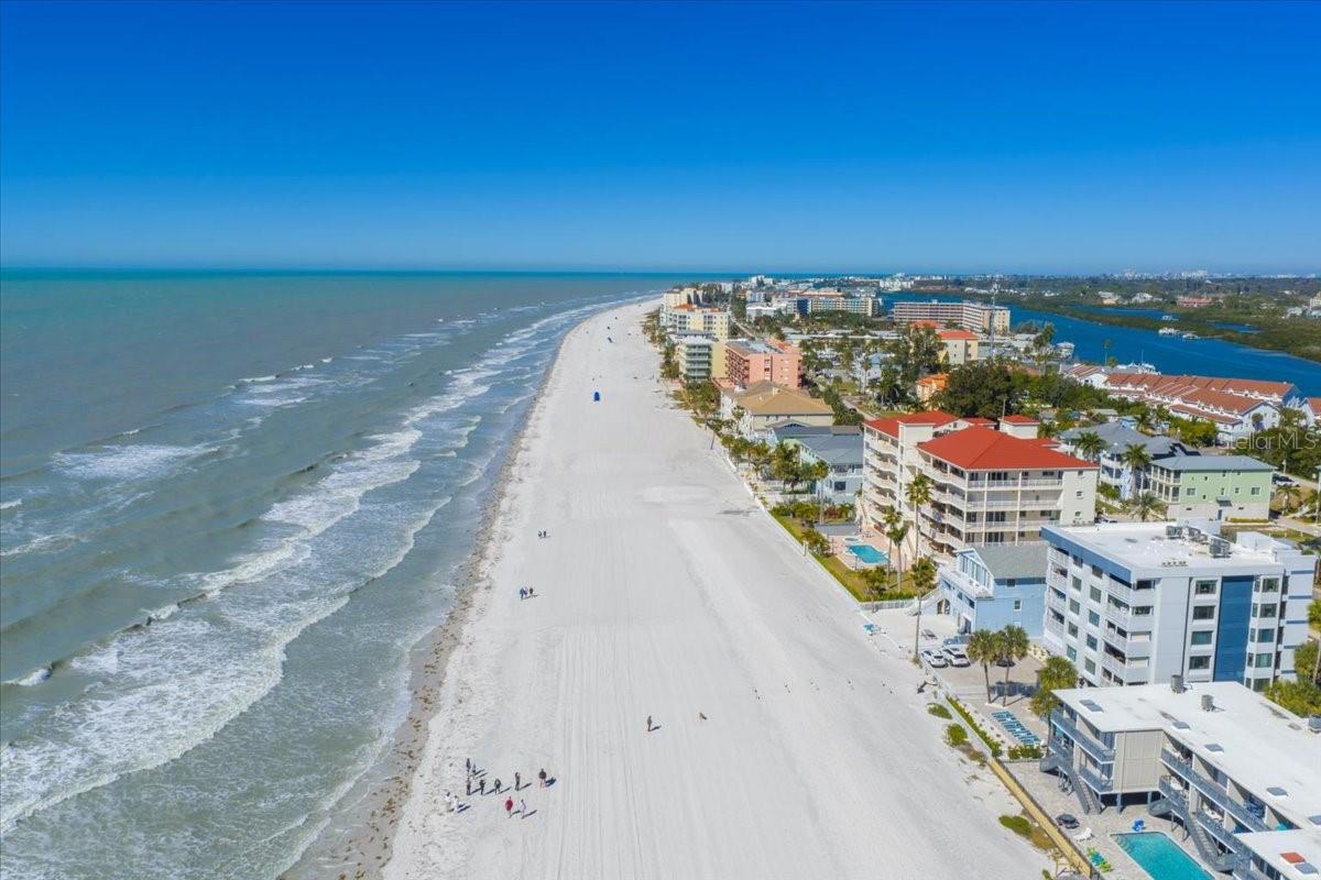 Beautiful Indian Shores Beach is right across the street. Close by are local favorites Muhuffers Bar & Grill featuring live music & filled with eclectic rustic treasures and upscale Salt Rock Grill a 5-minute walk.