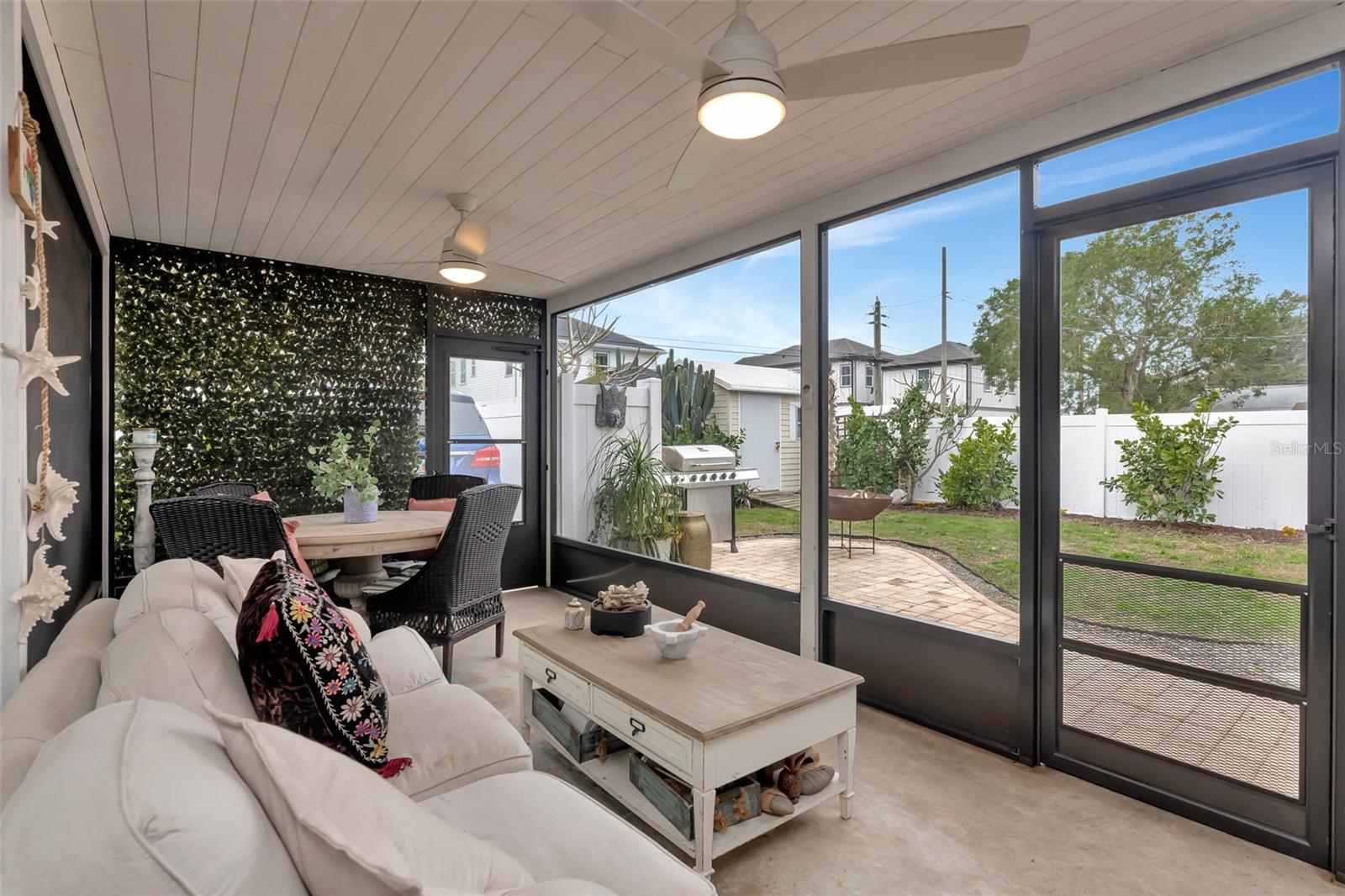 Screened Lanai to Backyard