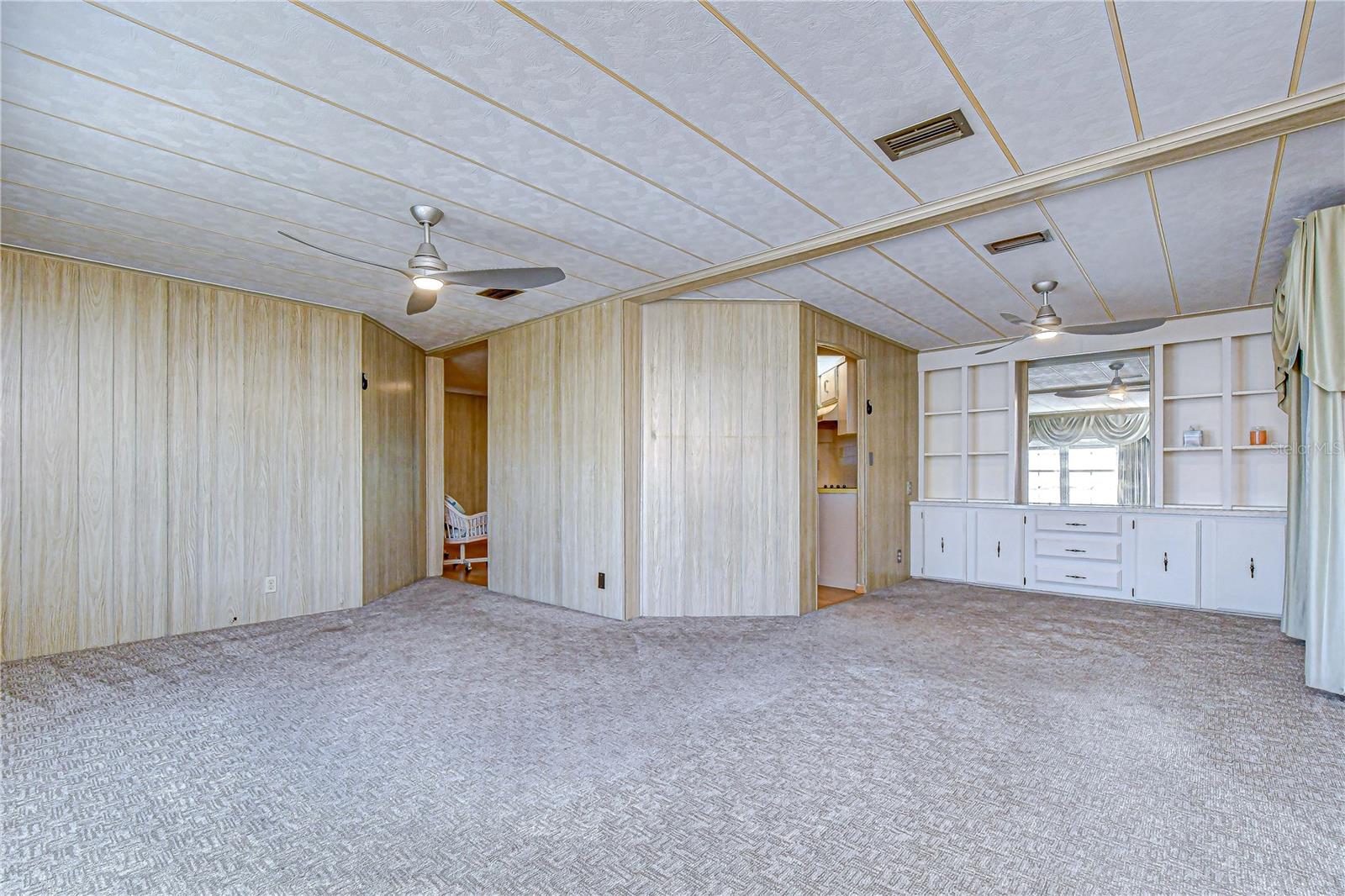 Kiving Room Dining Rm