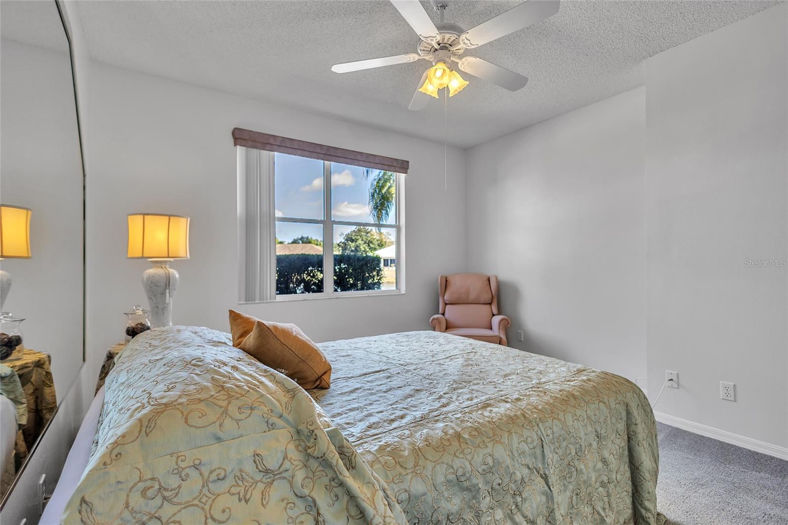 Views to lake are tranquil.