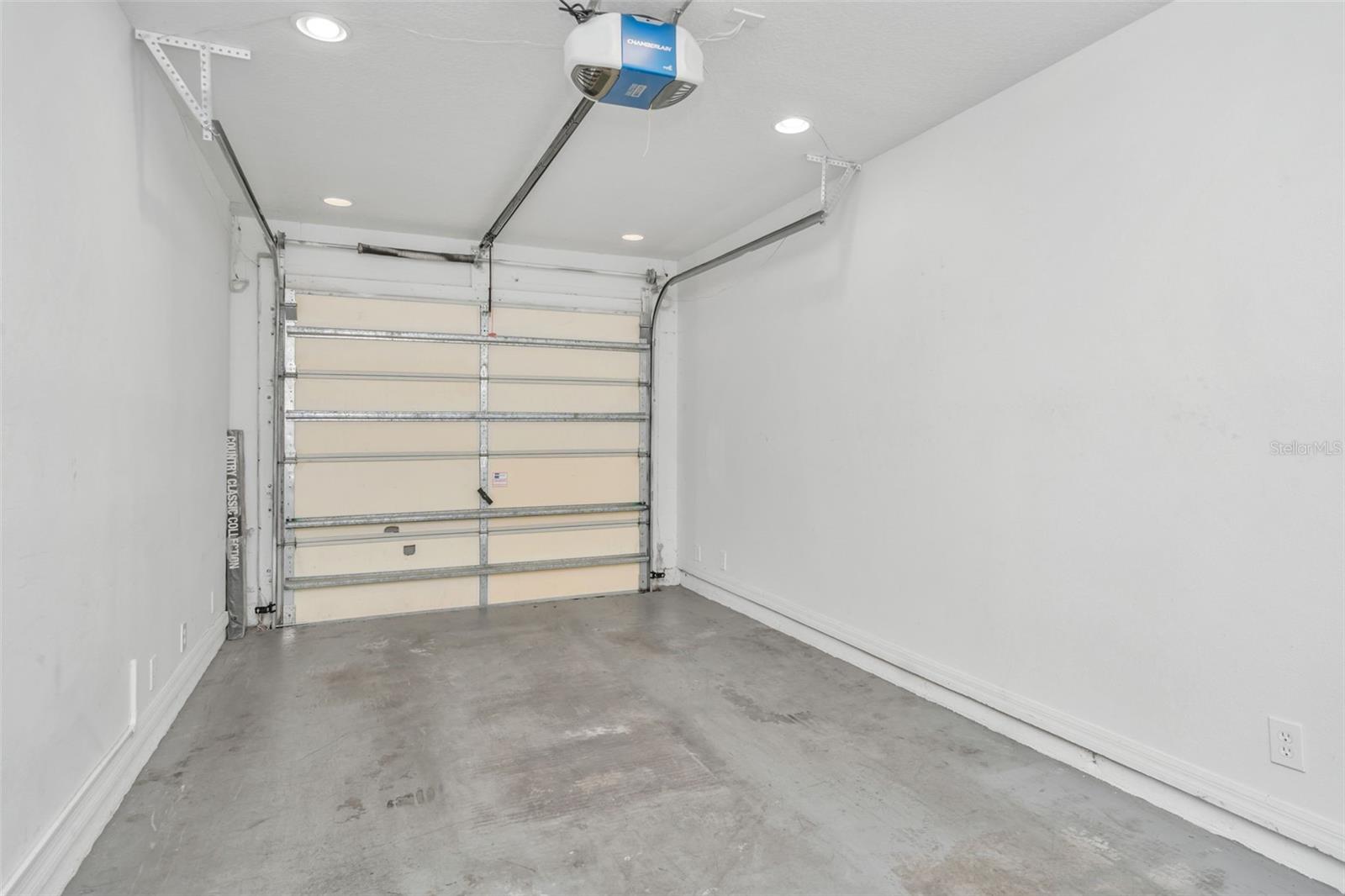 Functional One-car Garage