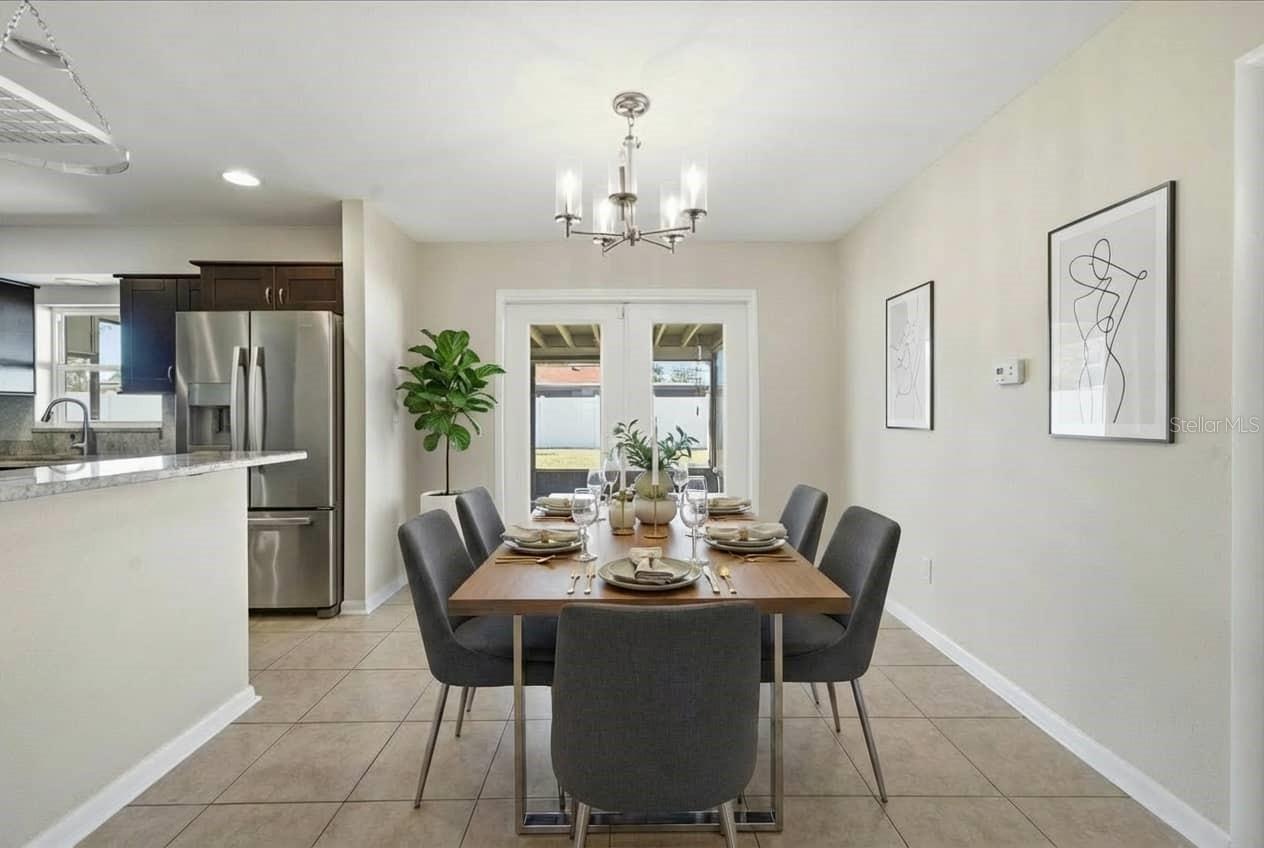 Dining Area Off Kitchen