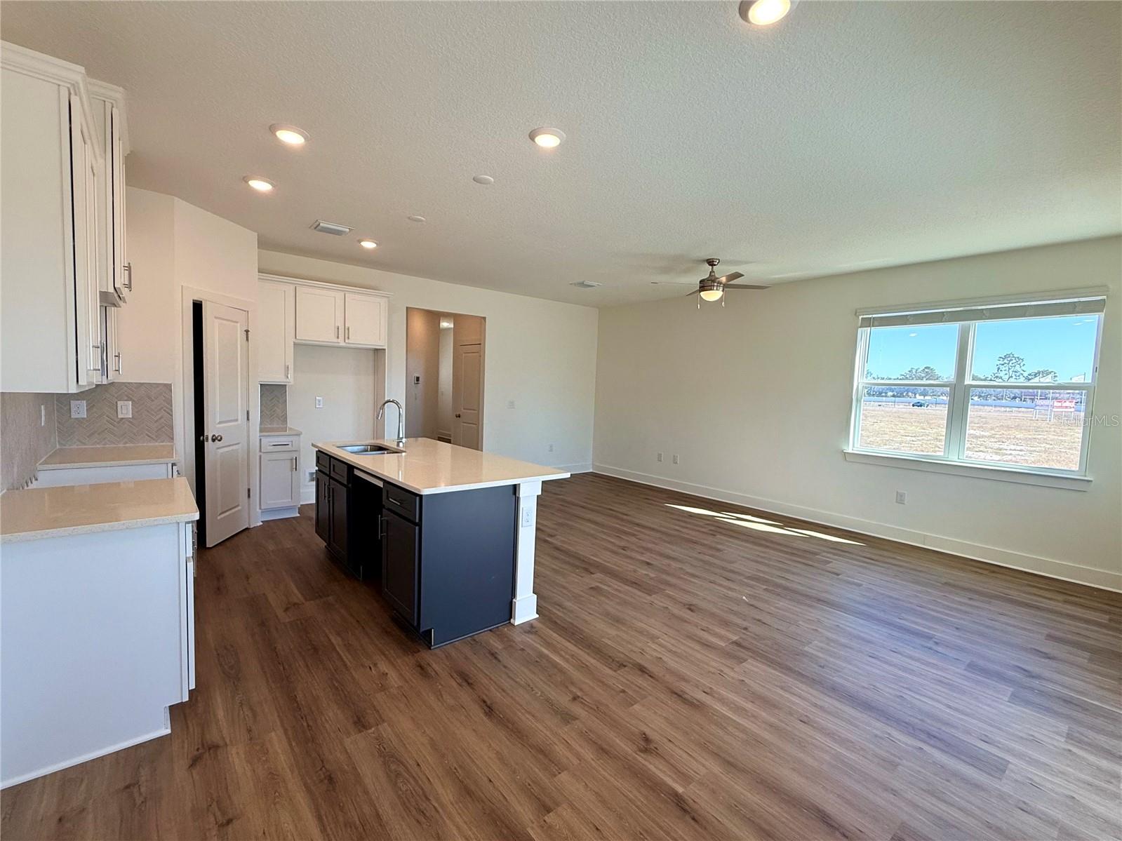 dining room / living room