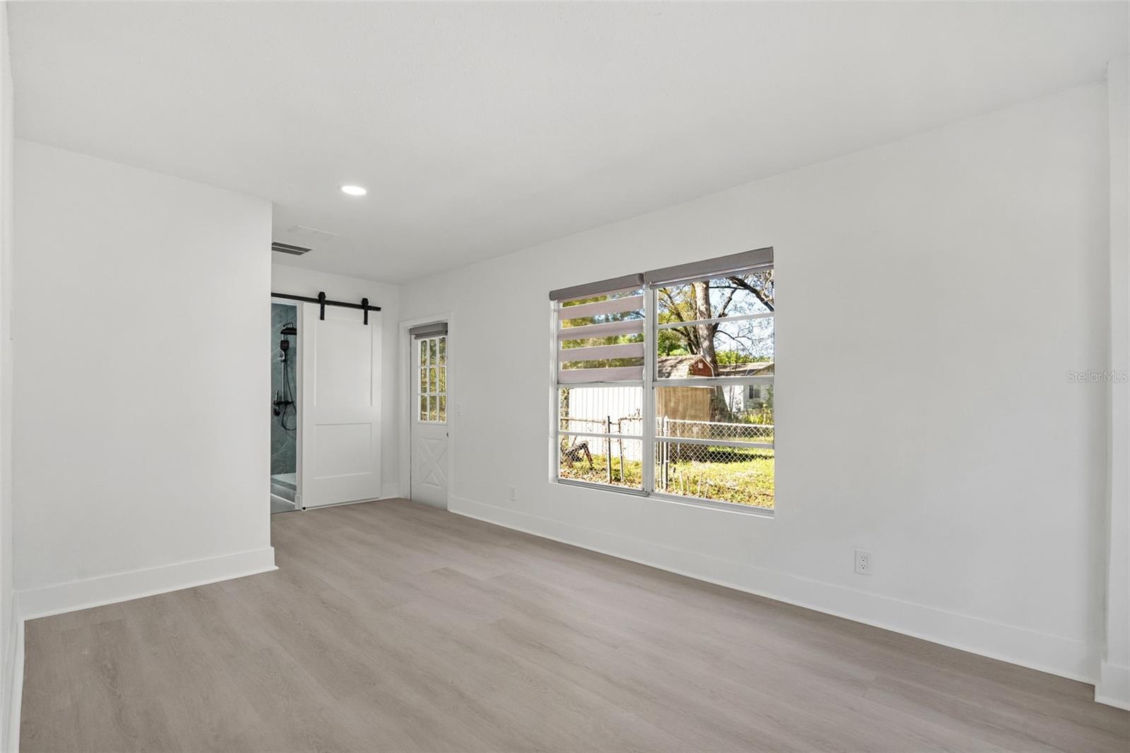 entrance OPEN CONCEPT