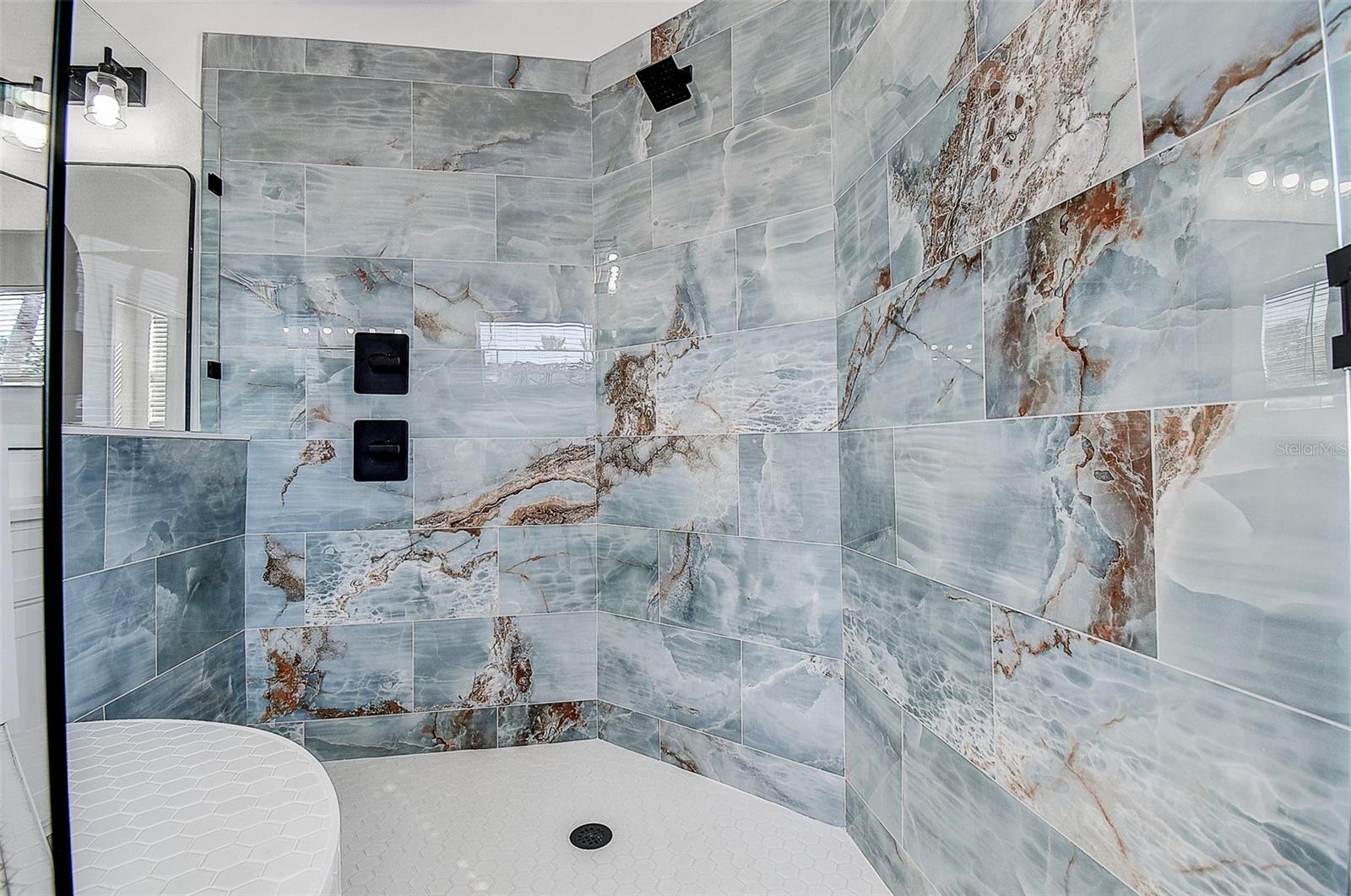 2nd Floor - Ensuite Bathroom