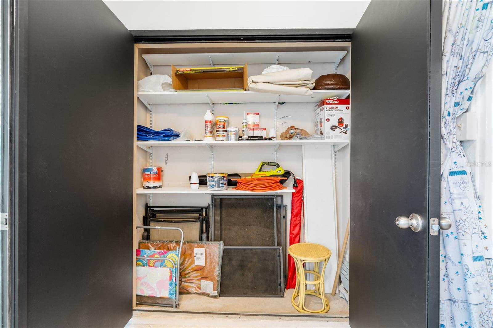 Extra storage in Florida Room