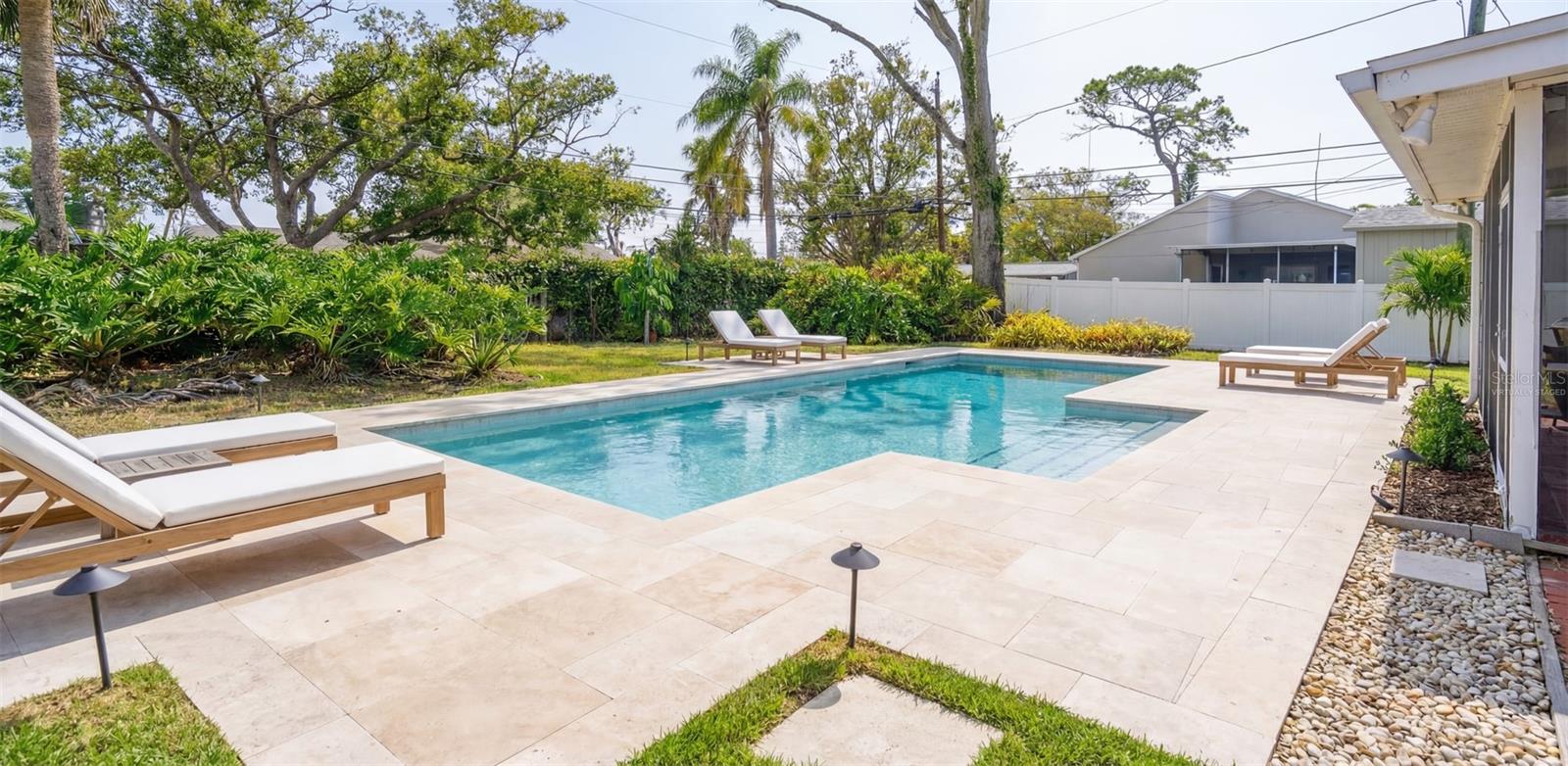 Virtually Staged-potential pool