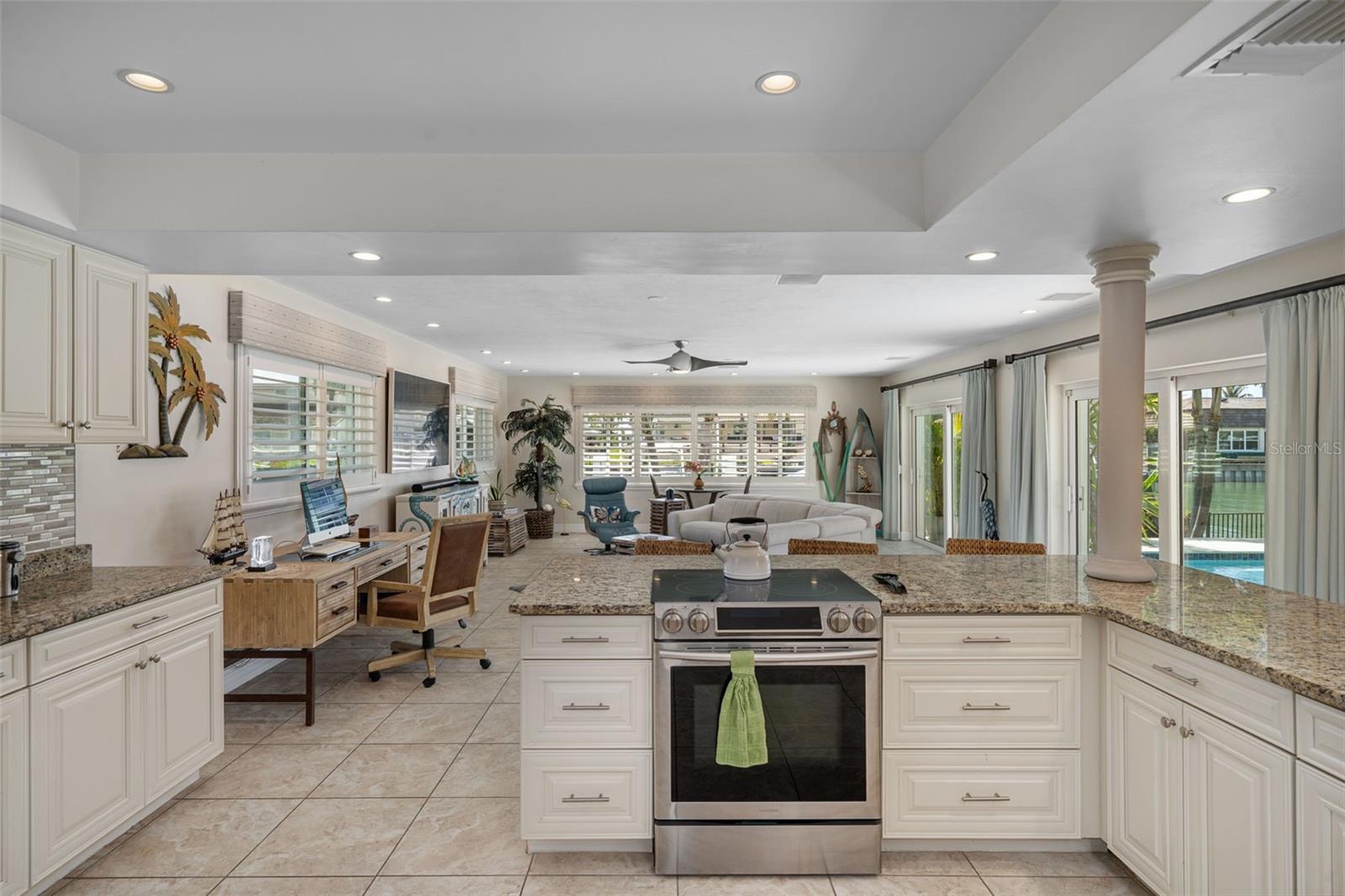 Open kitchen concept, so you can talk to your guests while cooking.