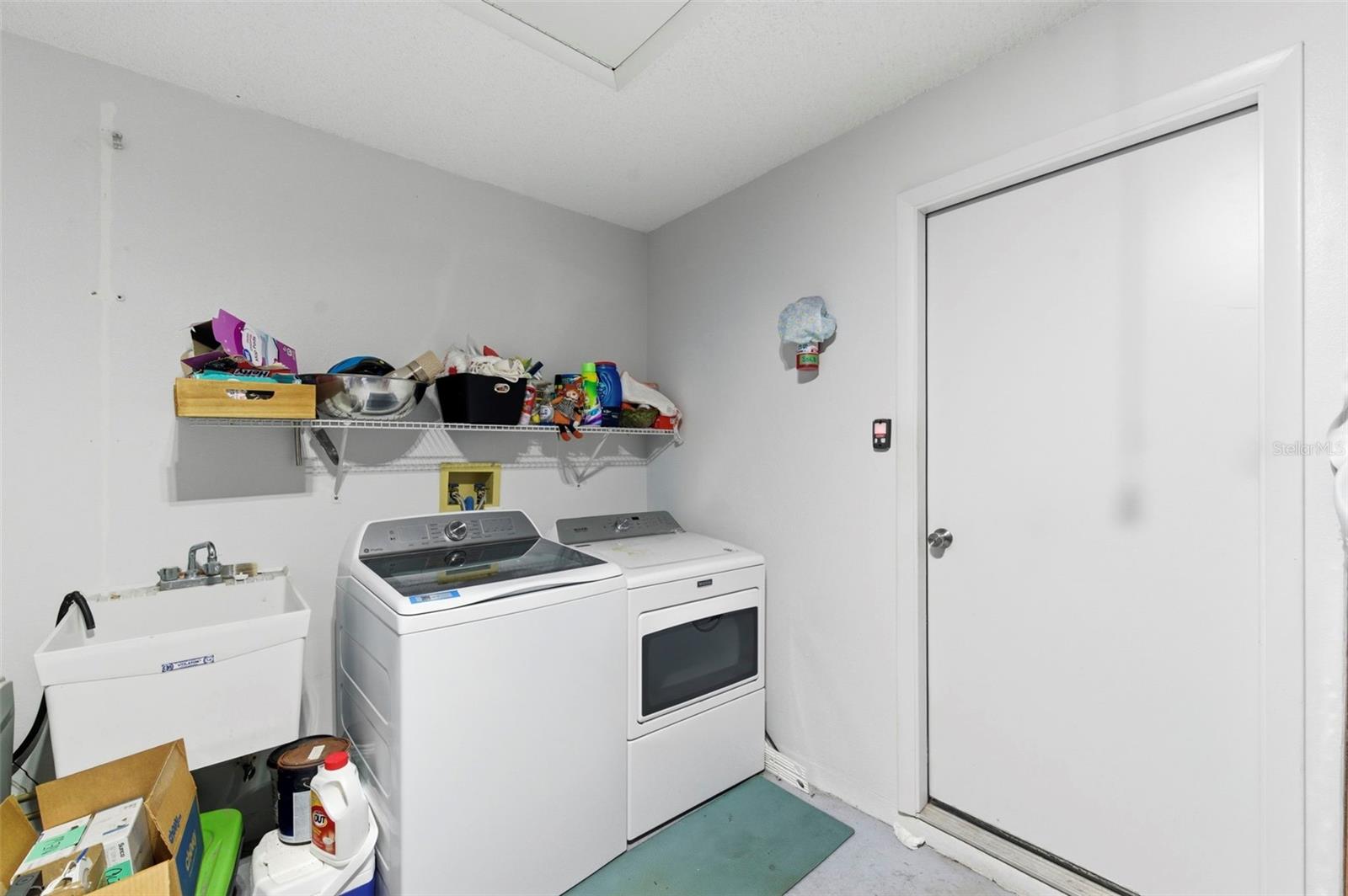 Garage/Laundry area