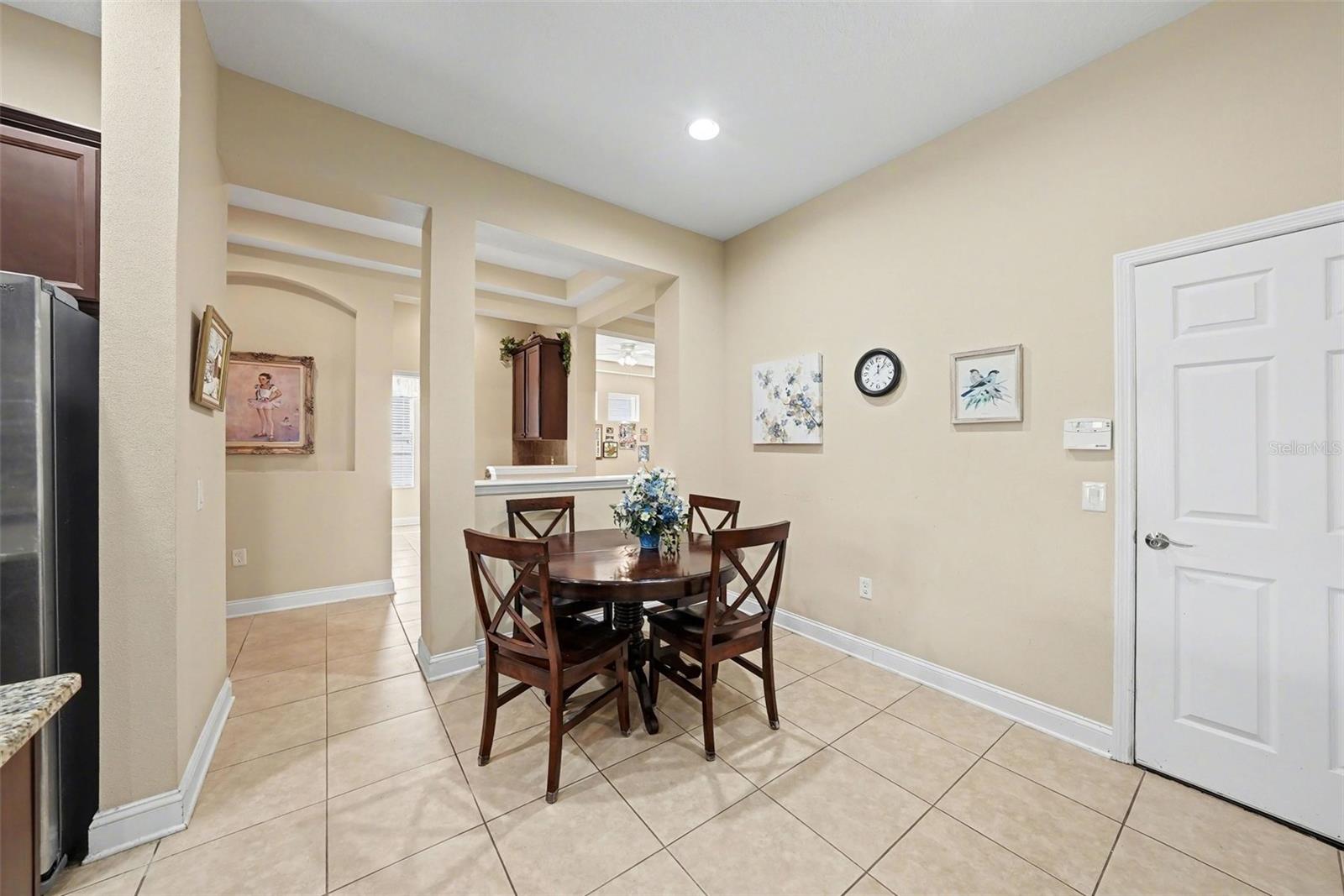 Lovely Eating area in Kitchen