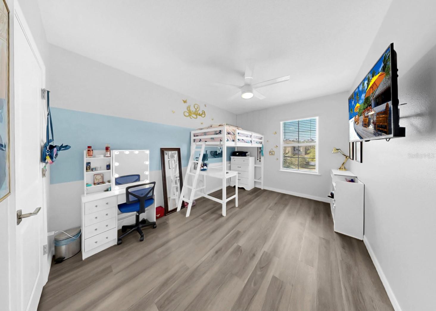 Second Upstairs  Bedroom