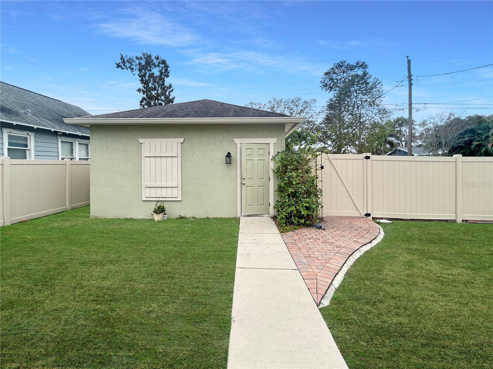 back porch view of yard