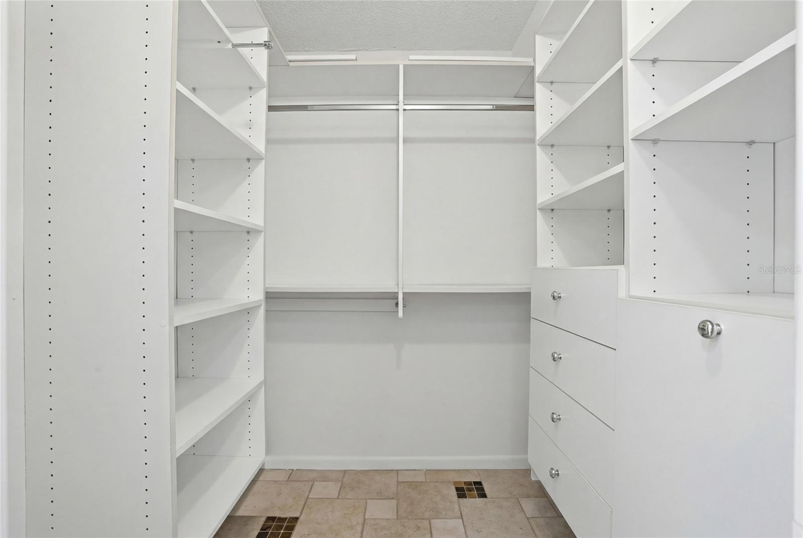 Walk in Closet