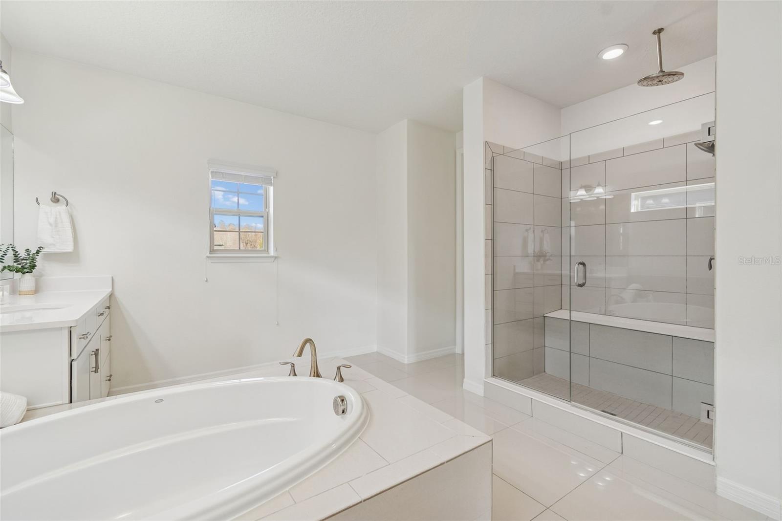 Master Bedroom En-suite Bathroom