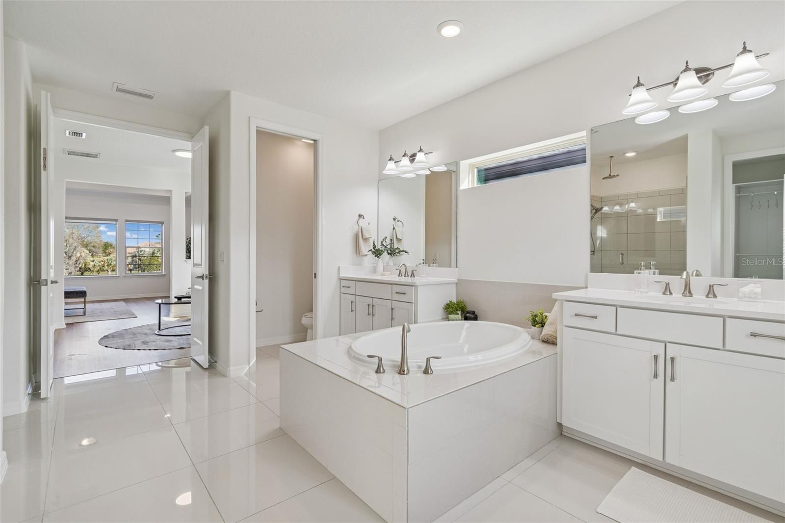 Master Bedroom En-suite Bathroom