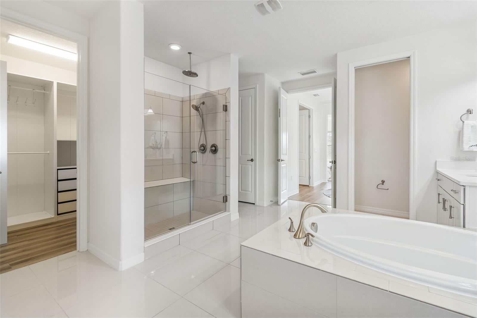 Master Bedroom En-suite Bathroom