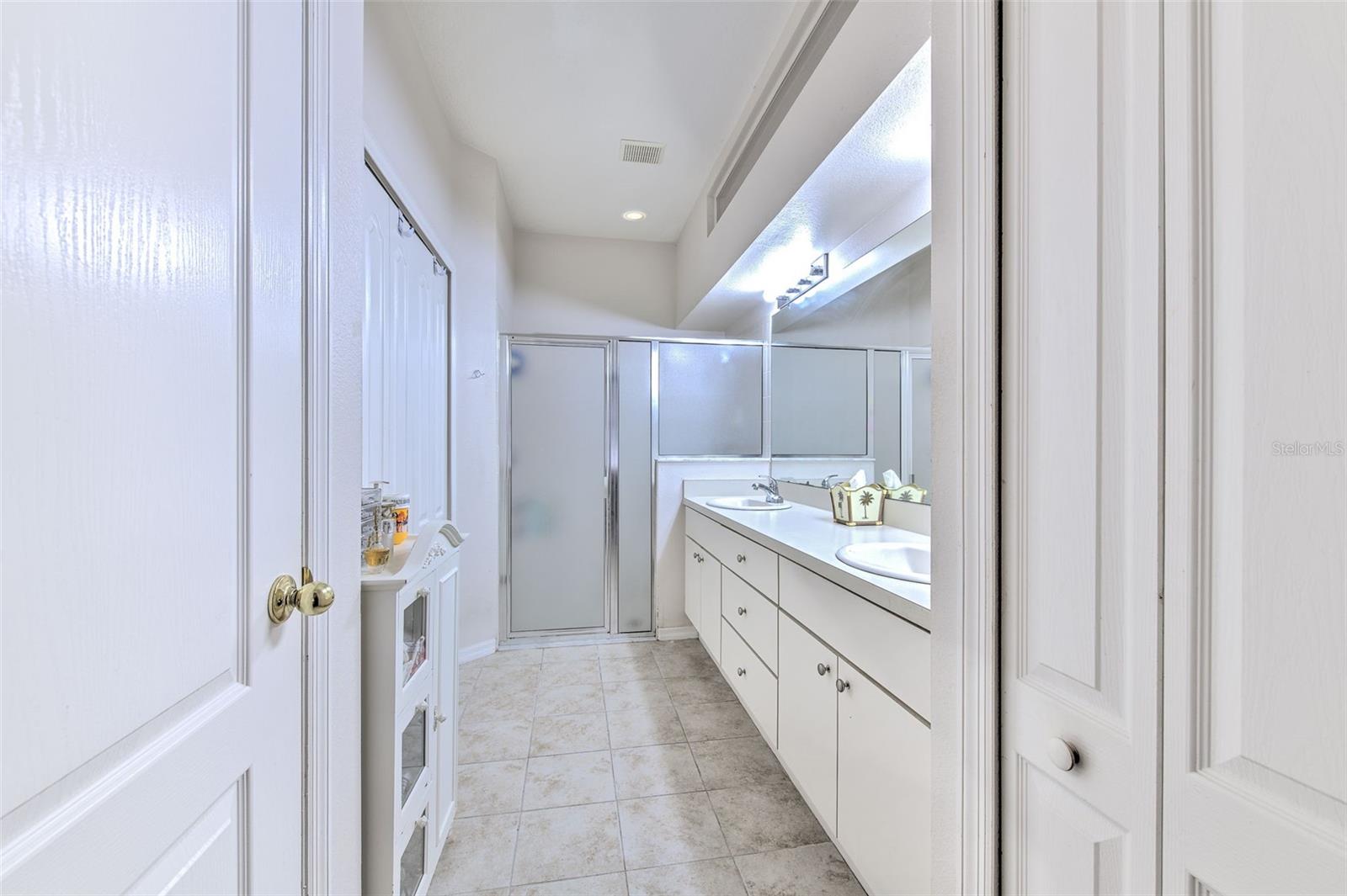 Ensuite Primary Bathroom