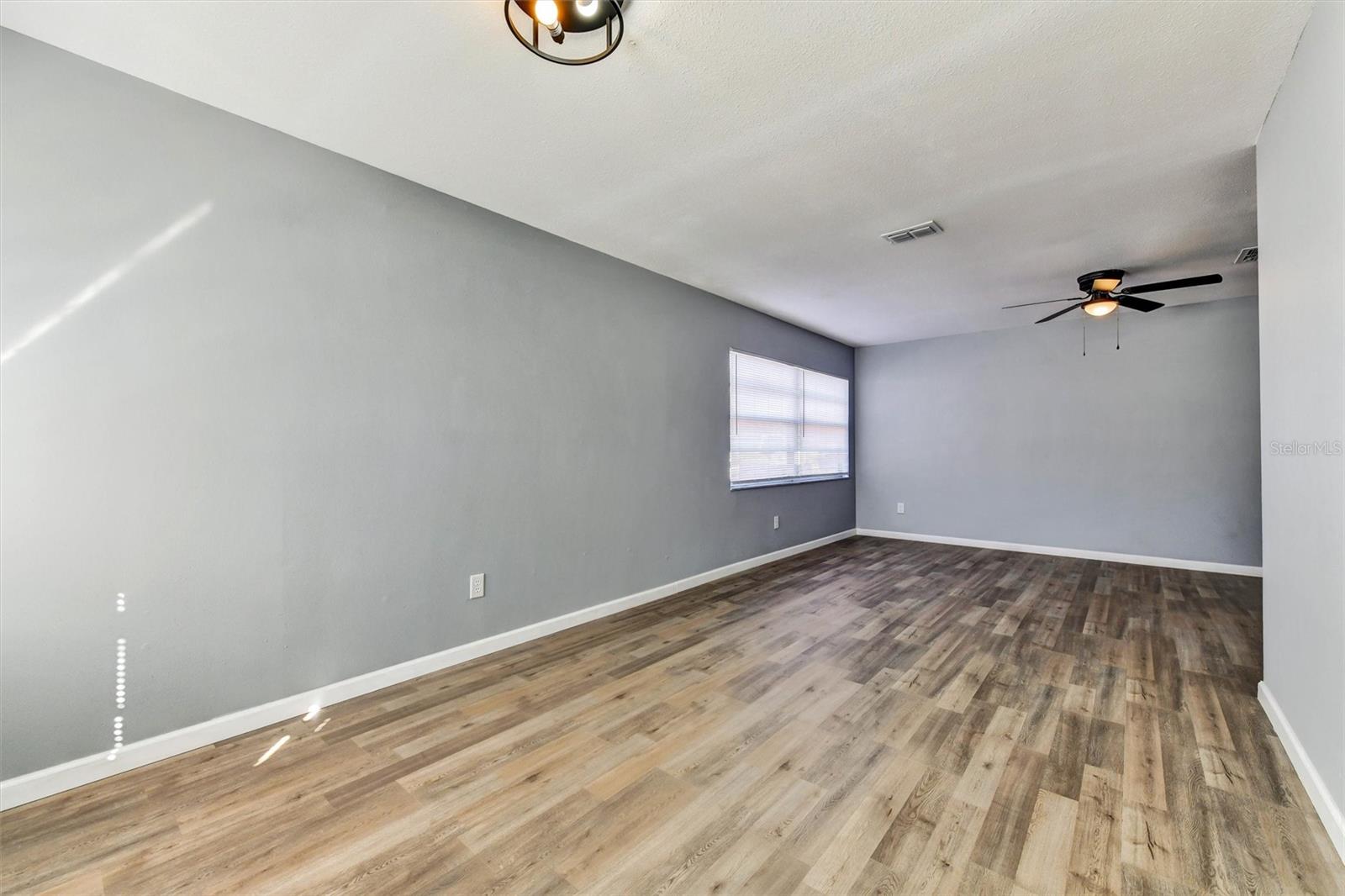 Living Rm & Dining Rm