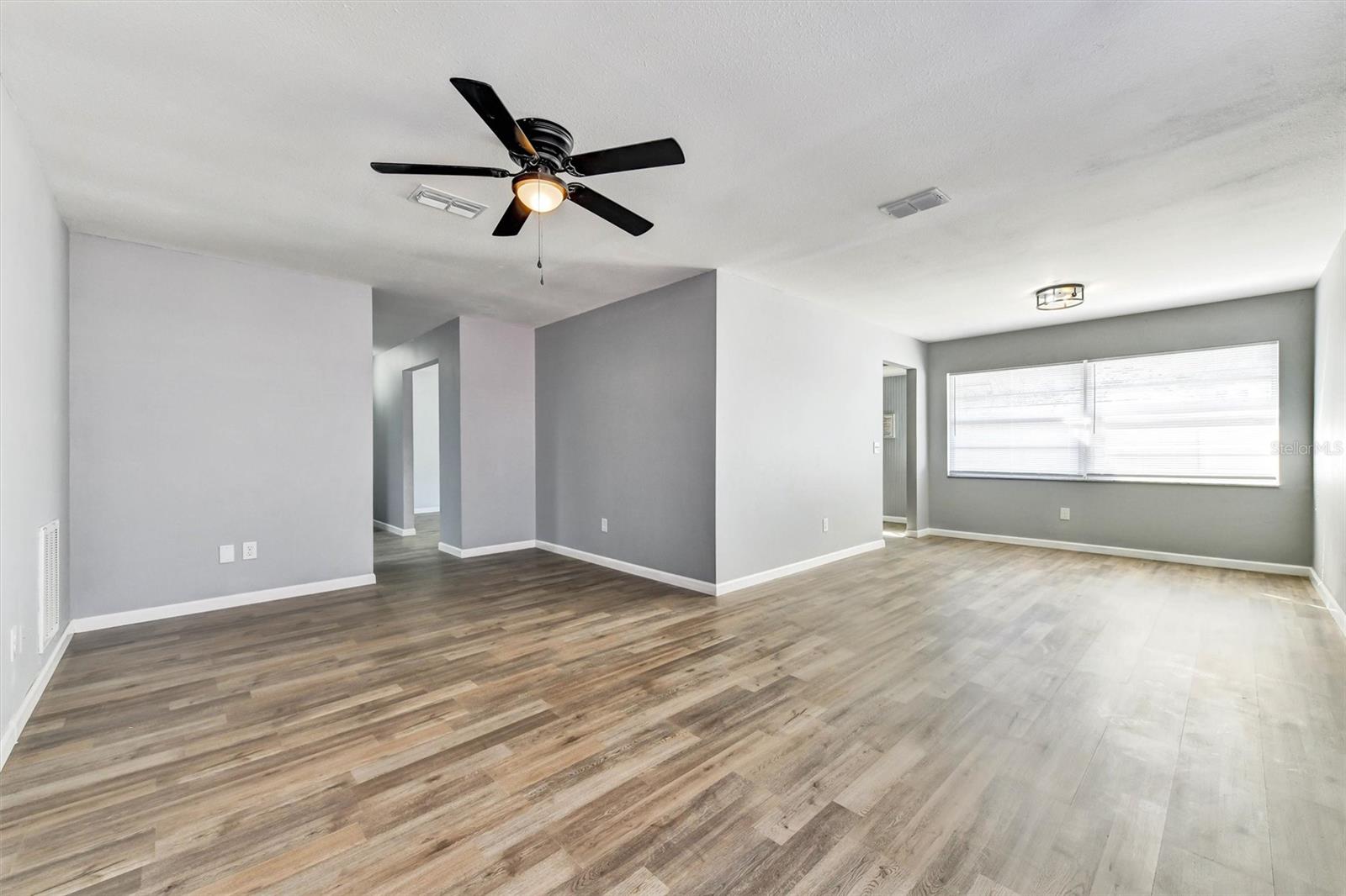 Living Rm & Dining Rm