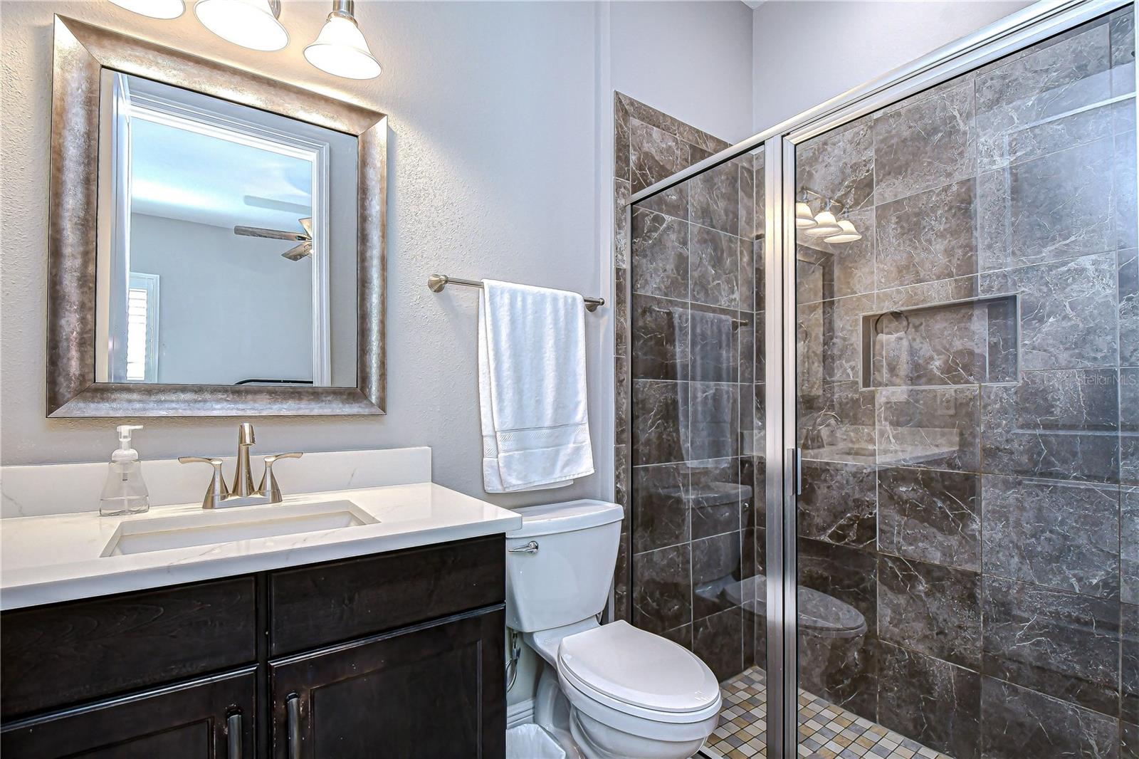 Second bedroom private en-suite!