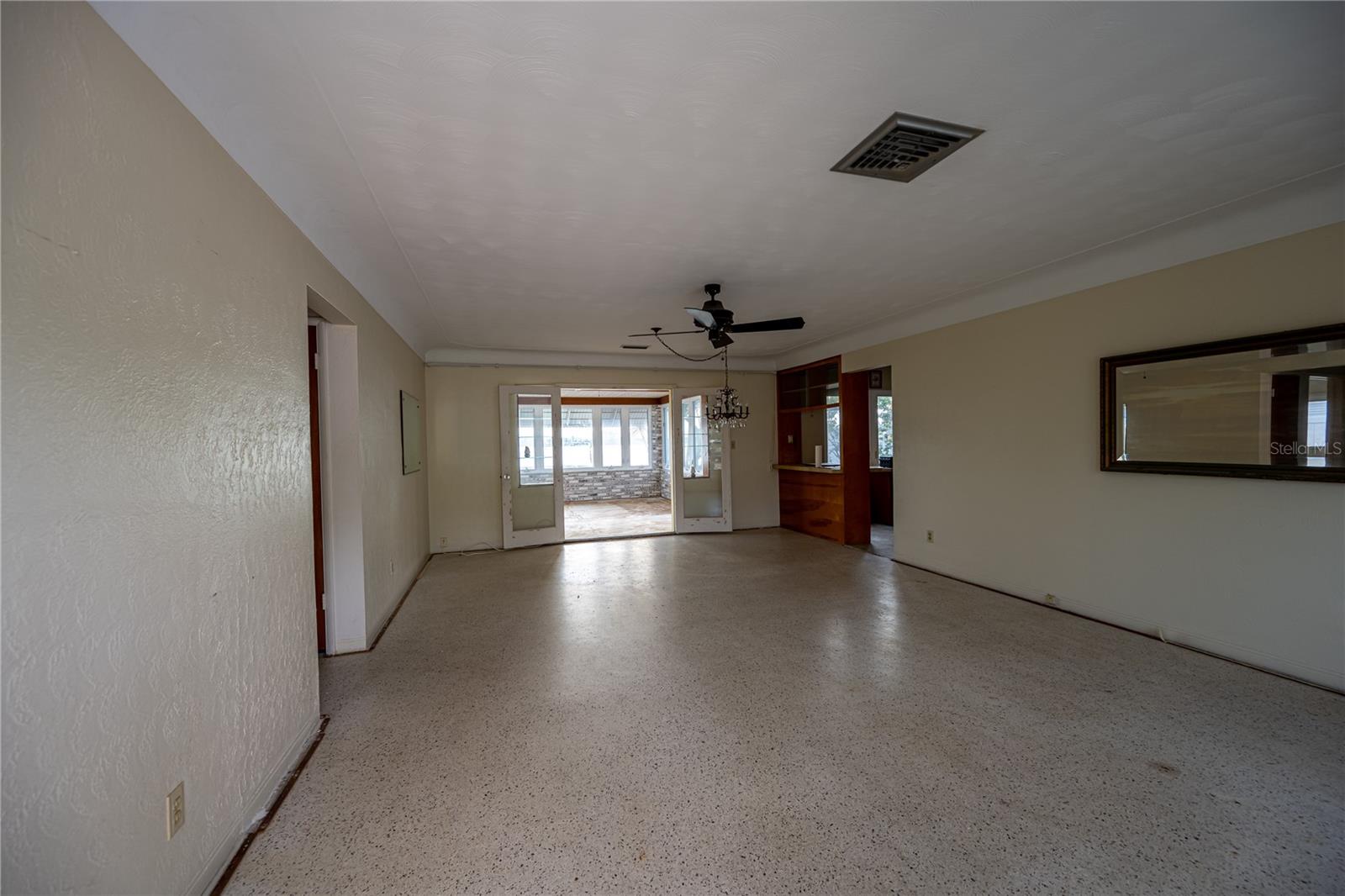 Living room/ Dining room