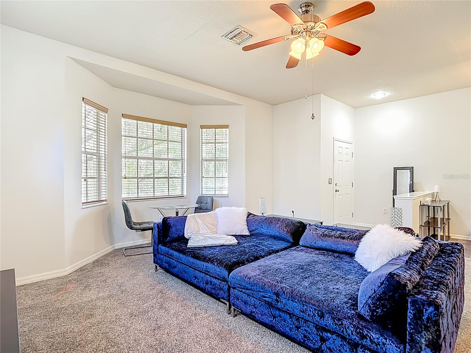 Living Room w/ bay window