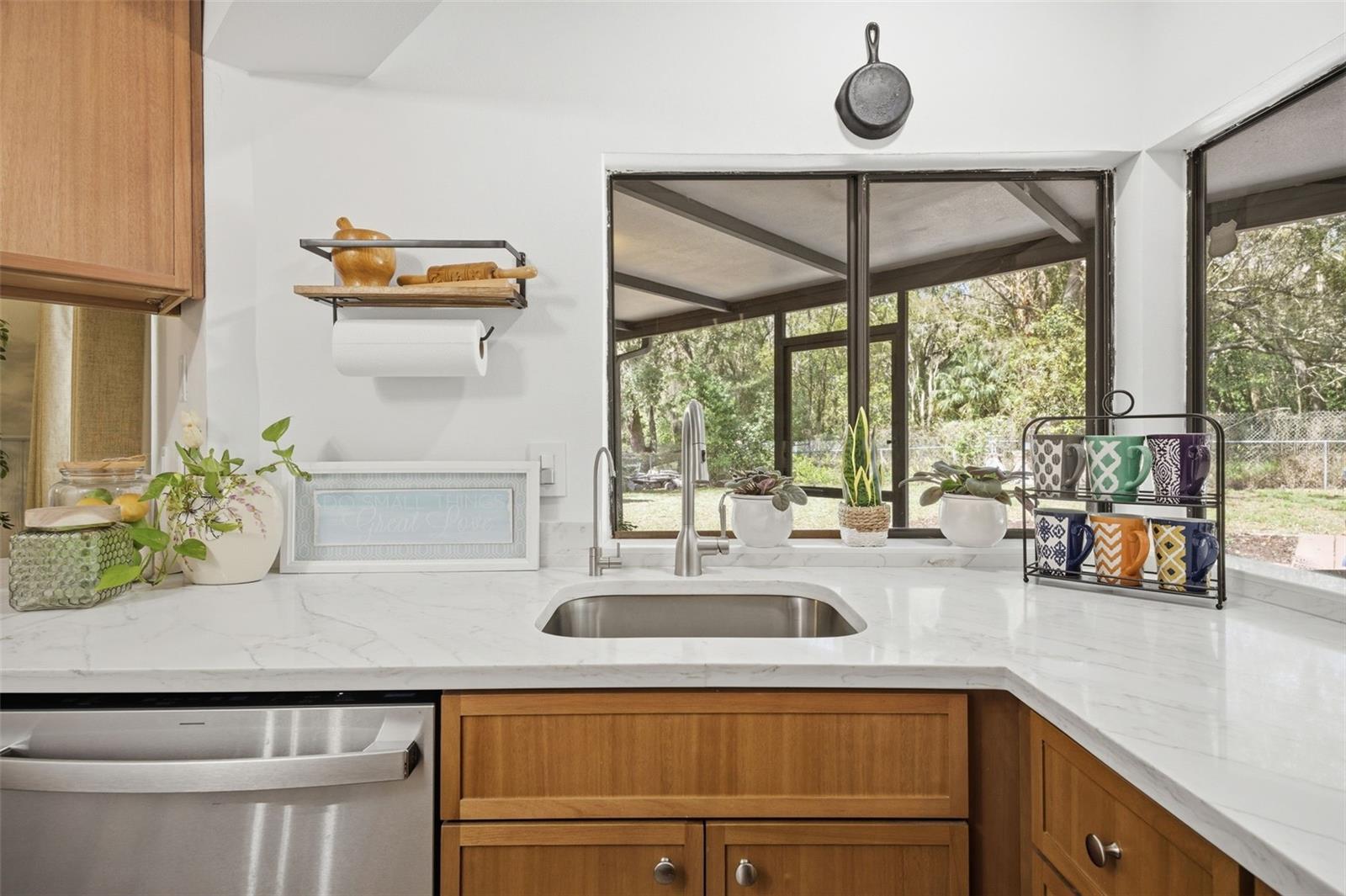 beautiful quartz counter top