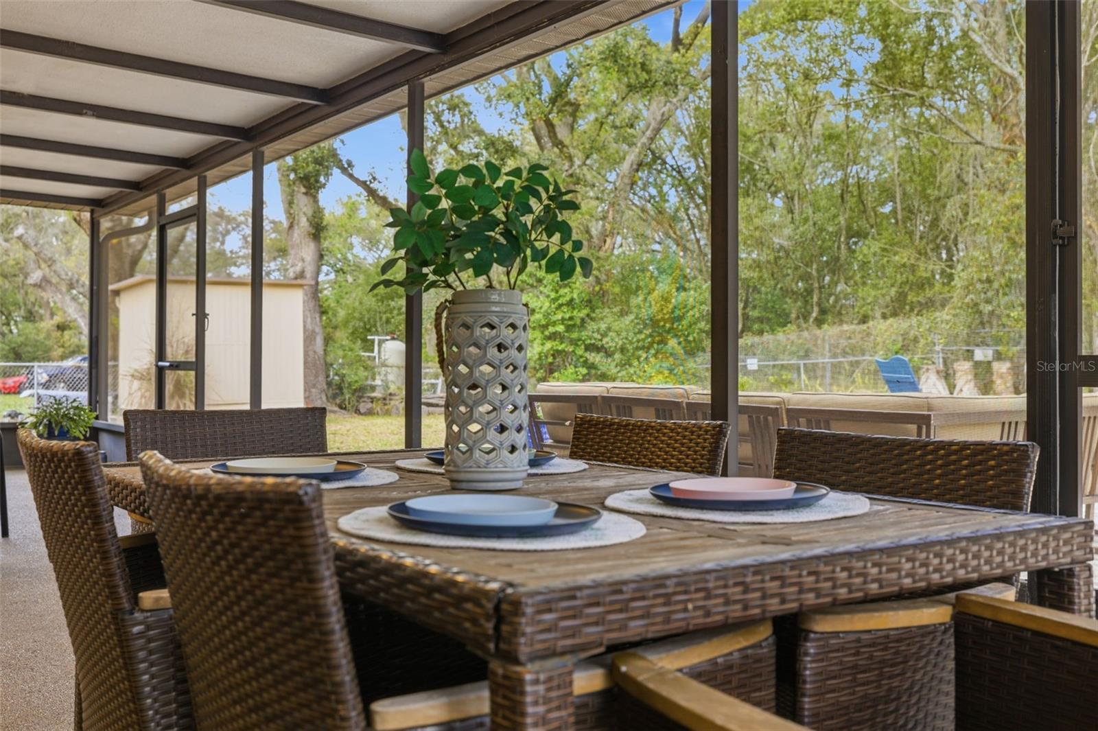 extra large covered and screened lanai area