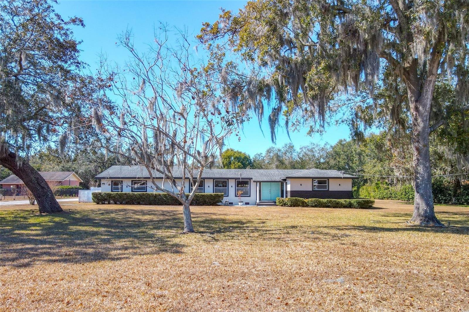 Wide view of front yard and frontage