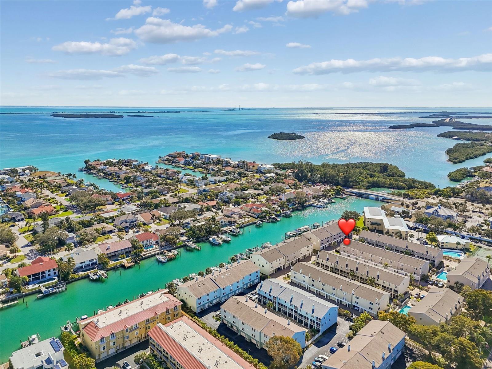 Easy access to Skyway Bridge for Palmetto - Bradenton - Fishhawk - Sarasota
