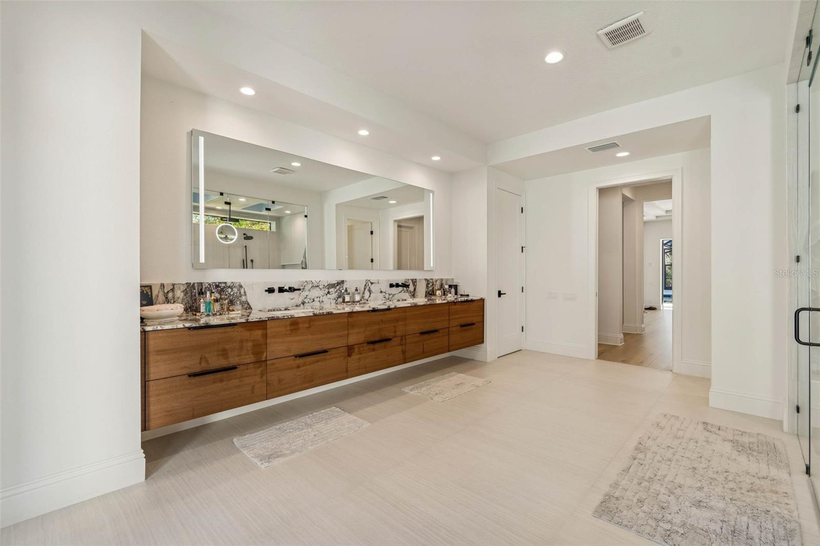 Primary bath
