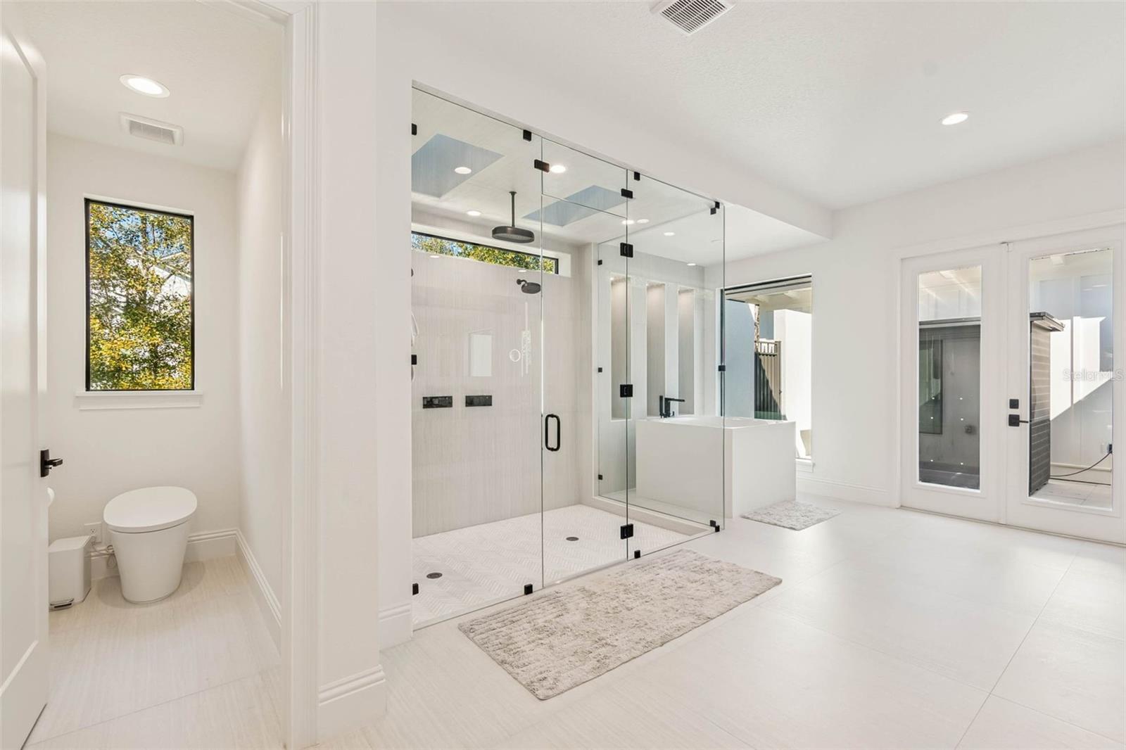Primary bath