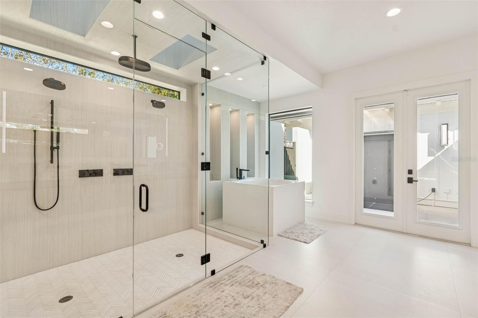 Primary bath