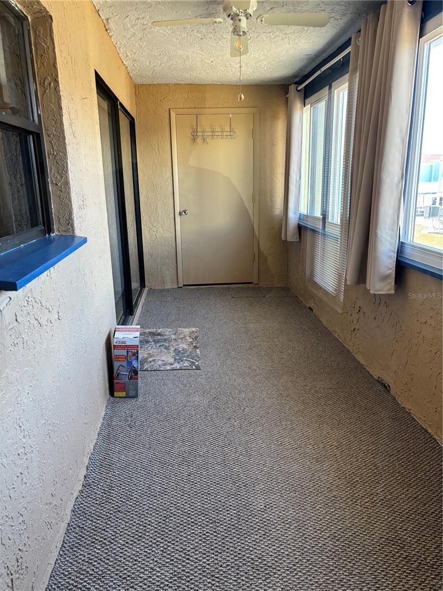 florida room off of the living roon and primary bedroom