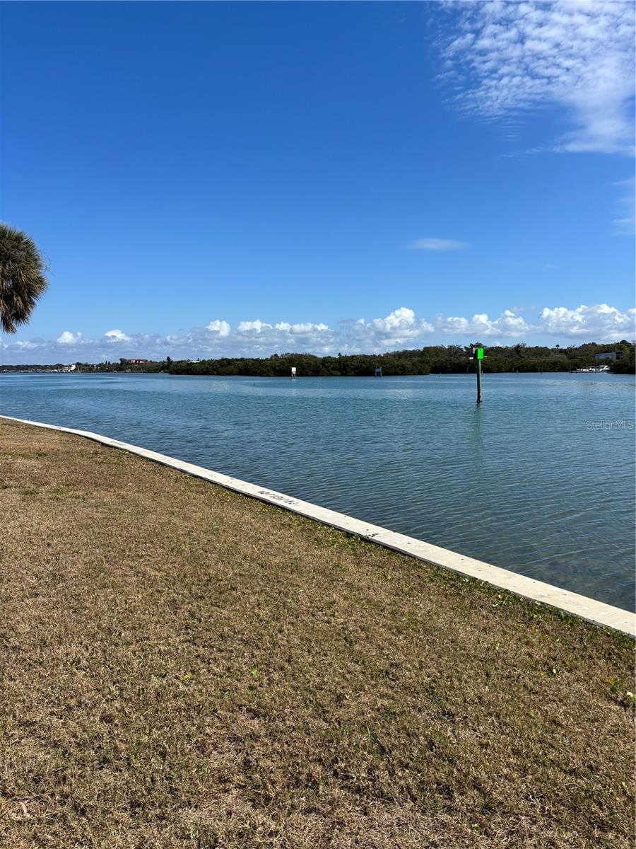 Pool faces the intracoasal waterway