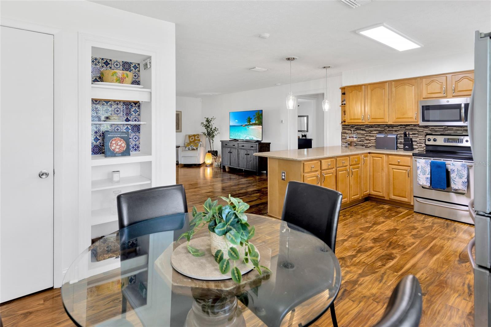 An inviting eat-in kitchen ready for memories!