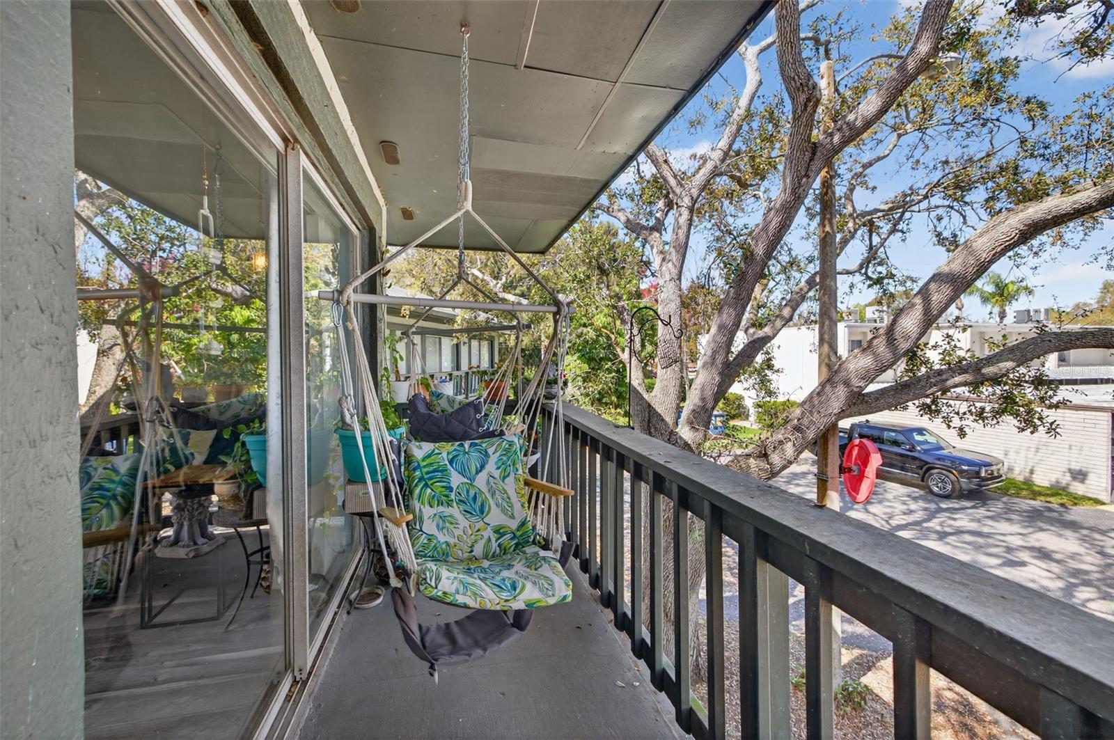 The entire balcony belongs to Unit D