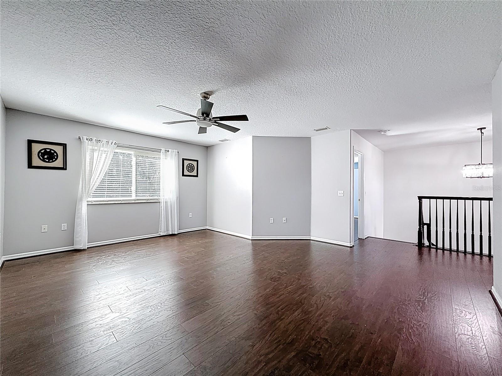 Bonus room or 4th bedroom