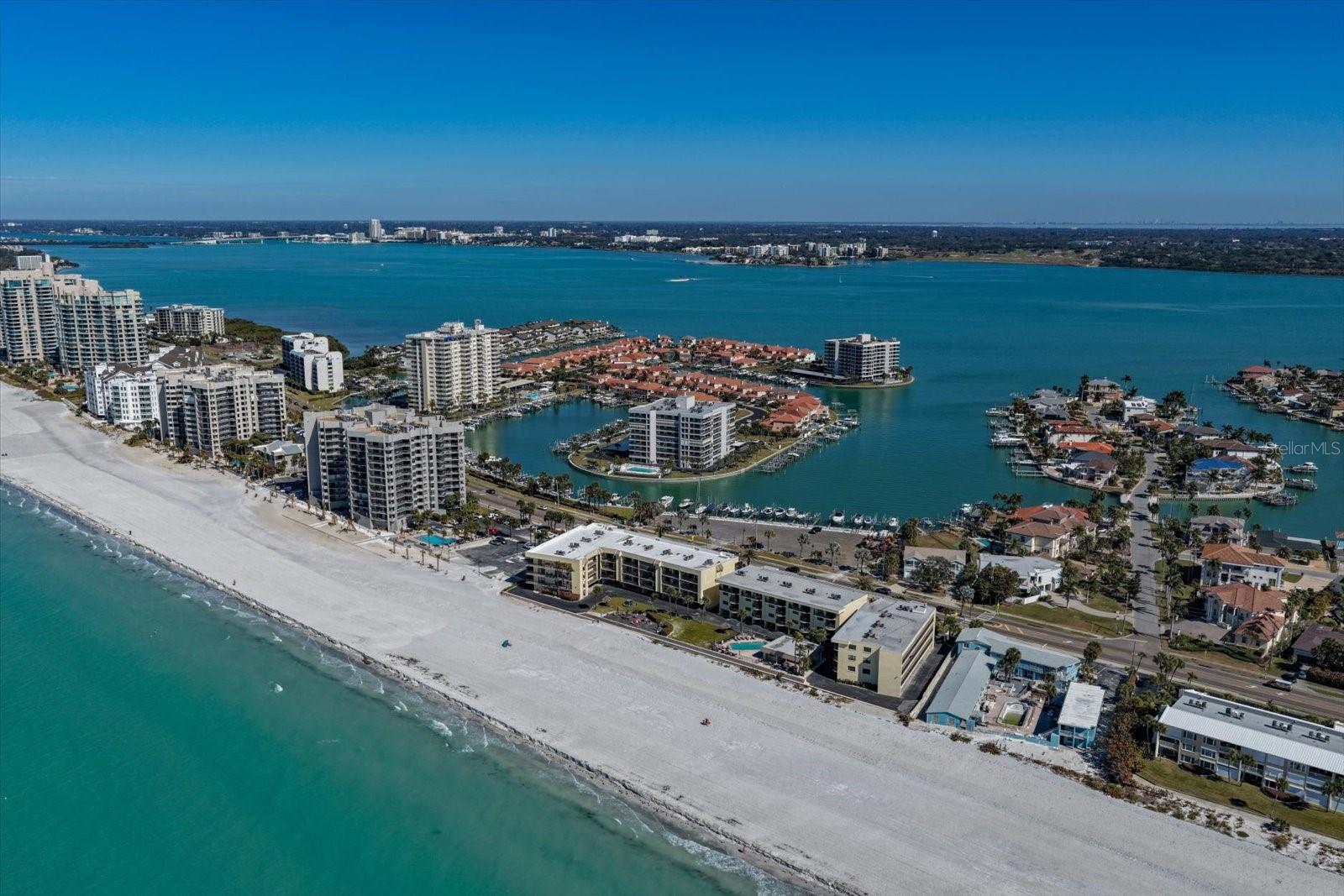 Stroll to the beach or enjoy boating on the intracoastal with no fixed bridges!