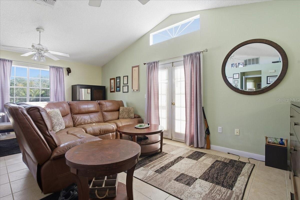 Guesthouse above garage