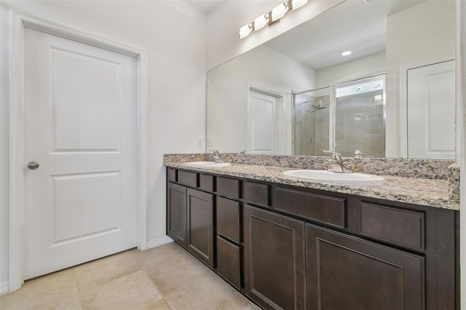 Primary En-Suite Bathroom