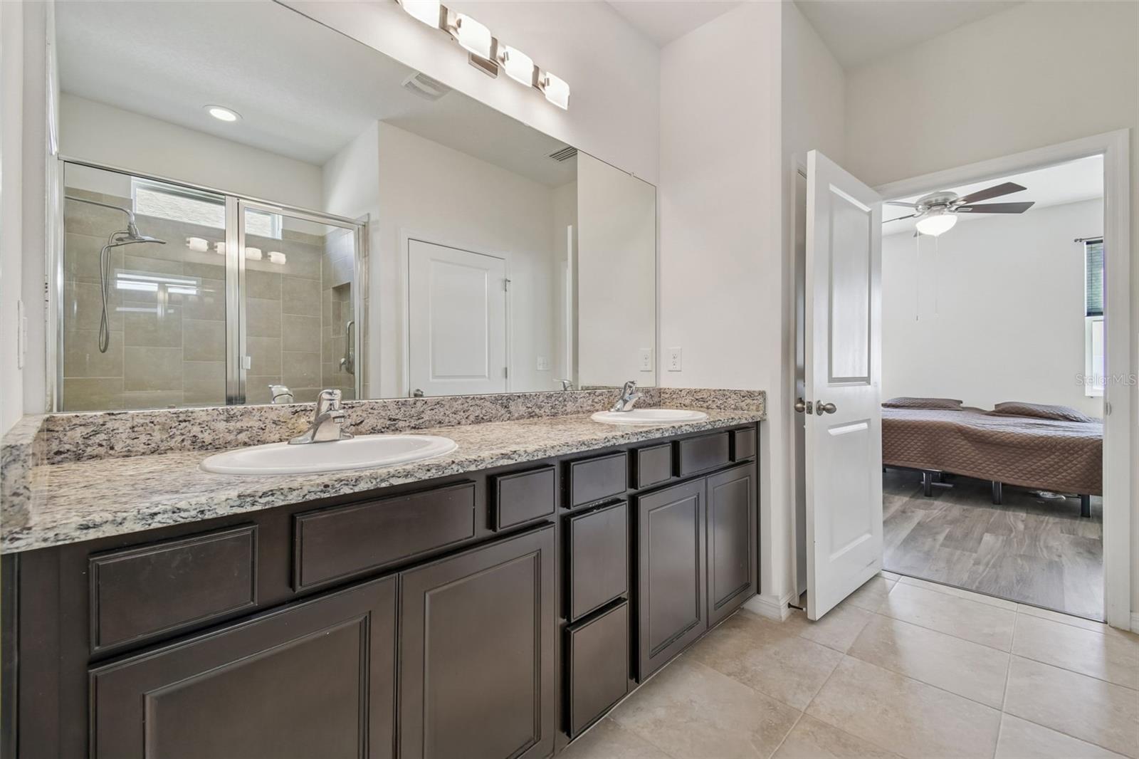 Primary En-Suite Bathroom