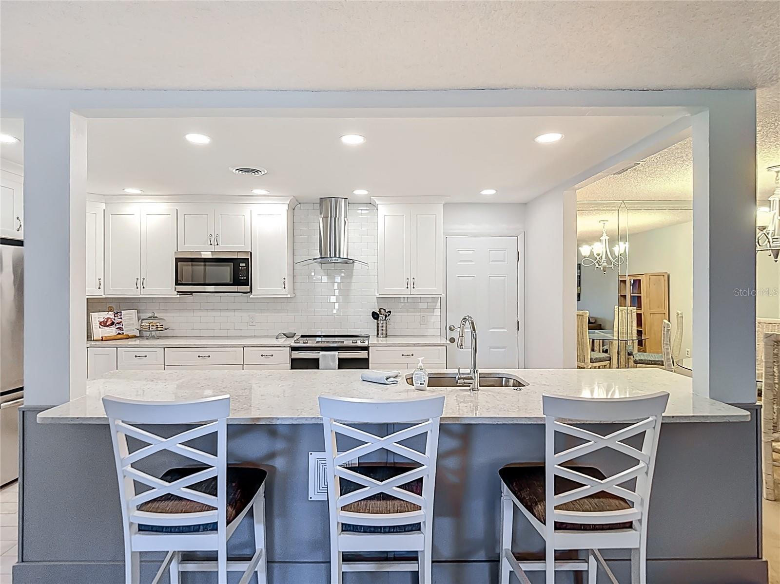 Kitchen - Breakfast Bar