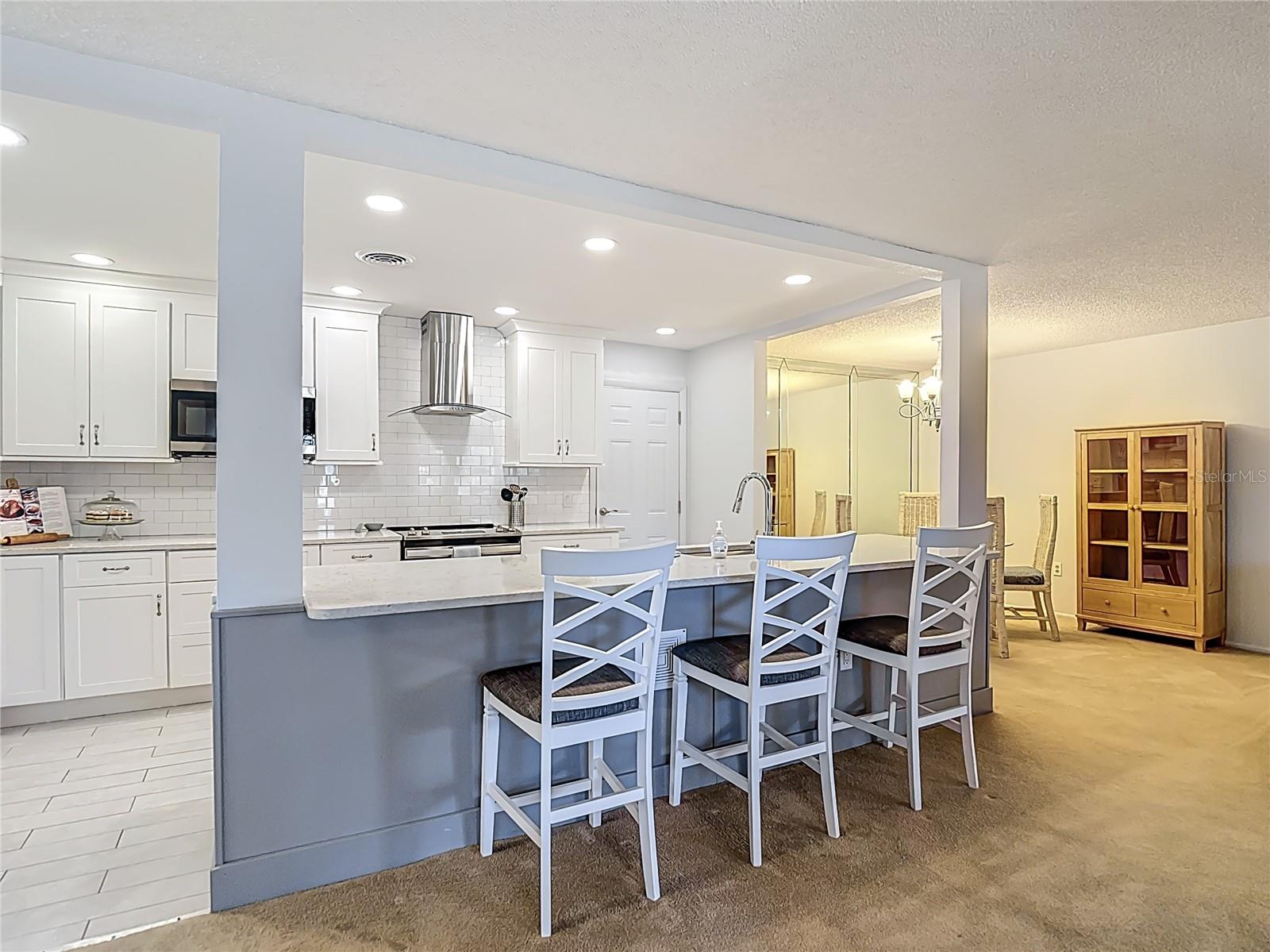 Kitchen - Breakfast Bar