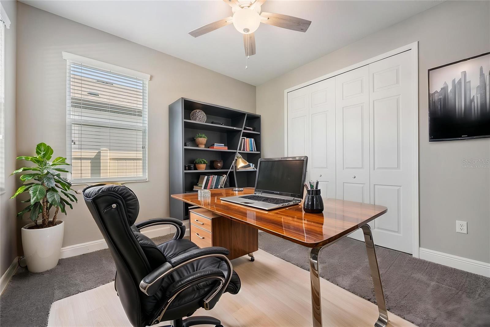 This photo has been Virtually Staged.