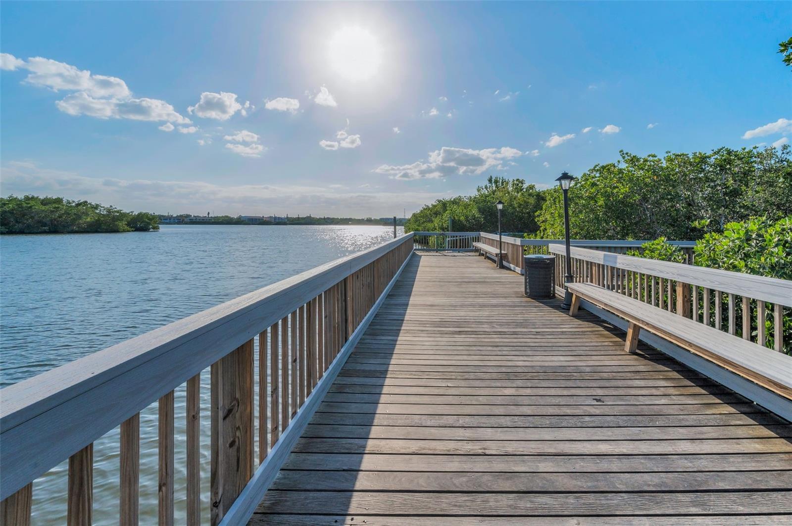 Fishing pier with space for everyone!