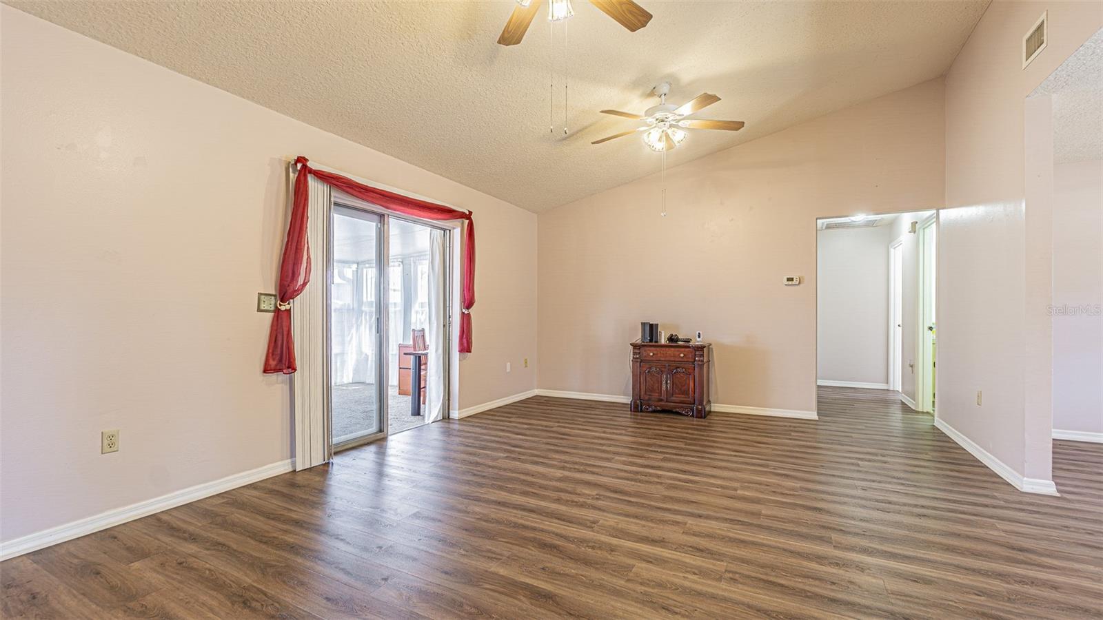 Light bright great room