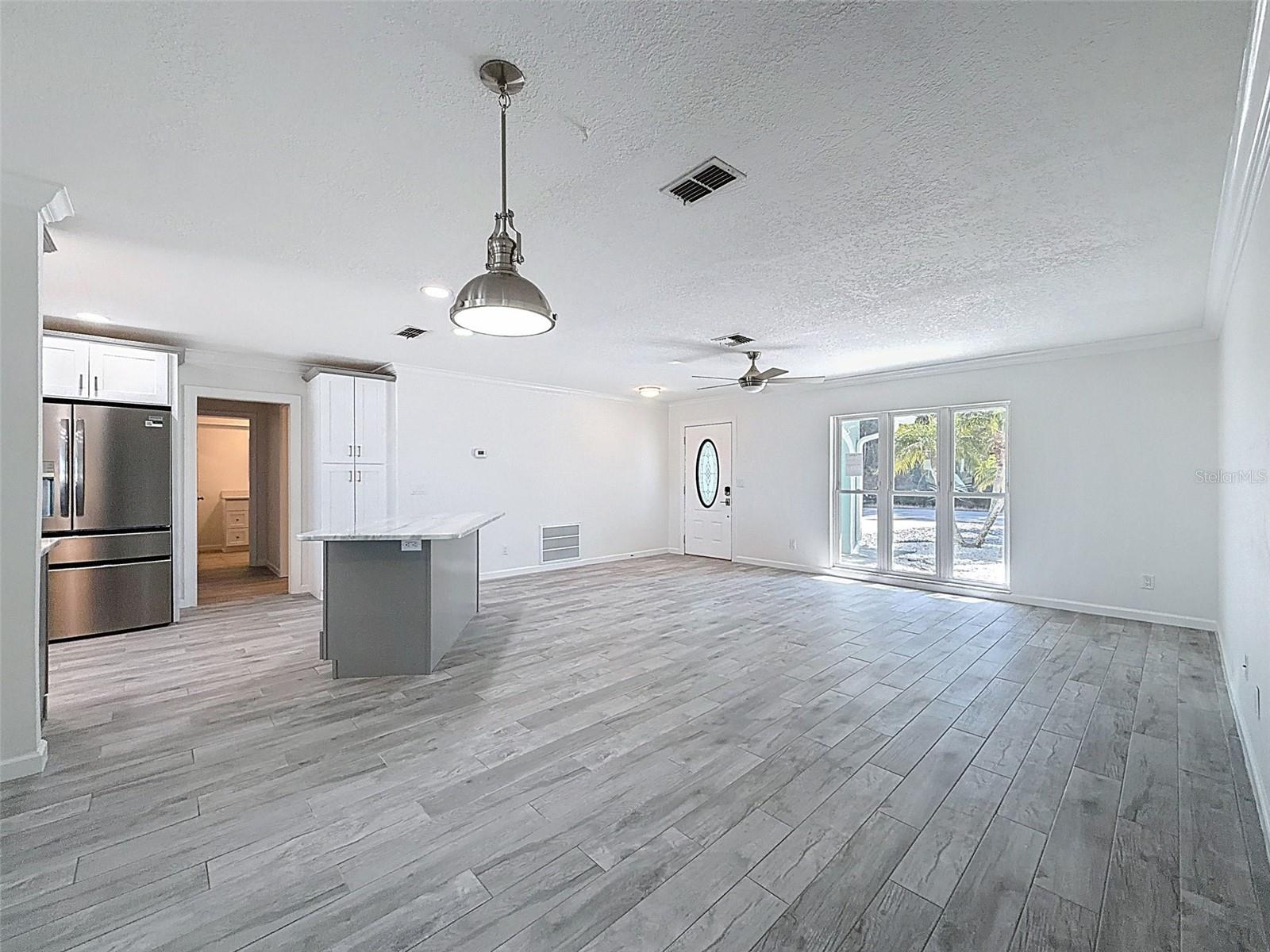 LET'S GO CHECKOUT THE KITCHEN