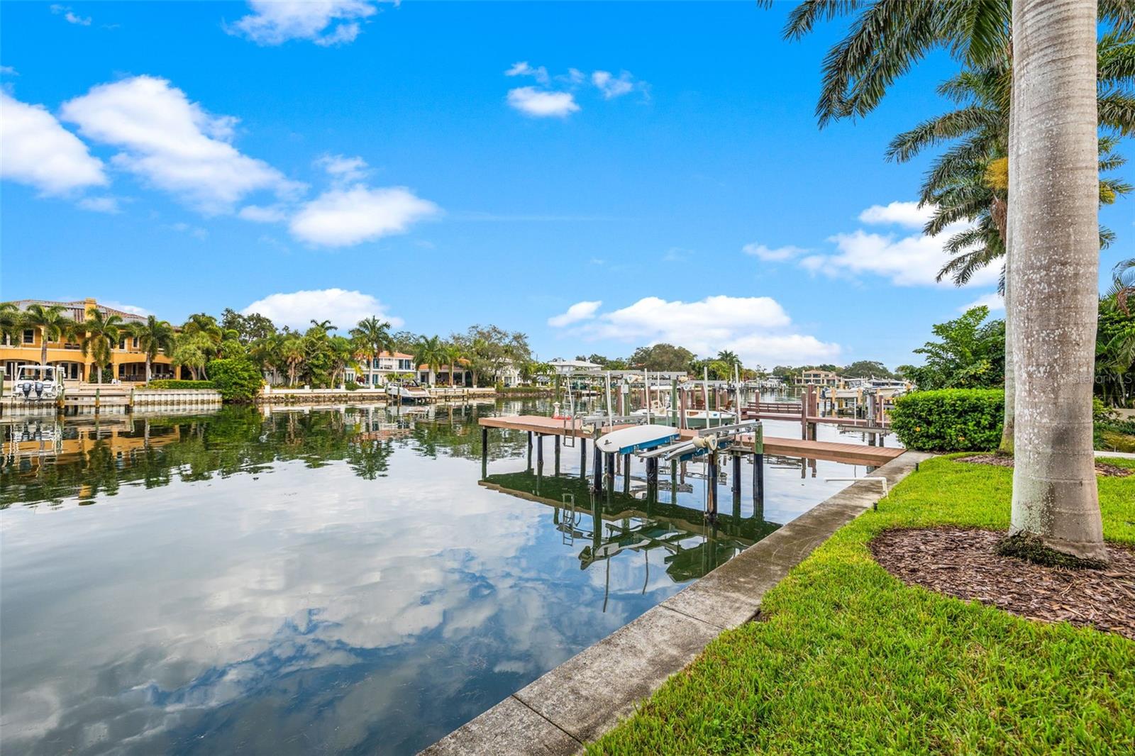 Boat lift and jet ski lift