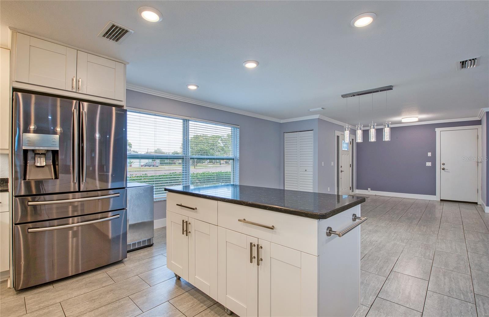 Kitchen with Movable Counter